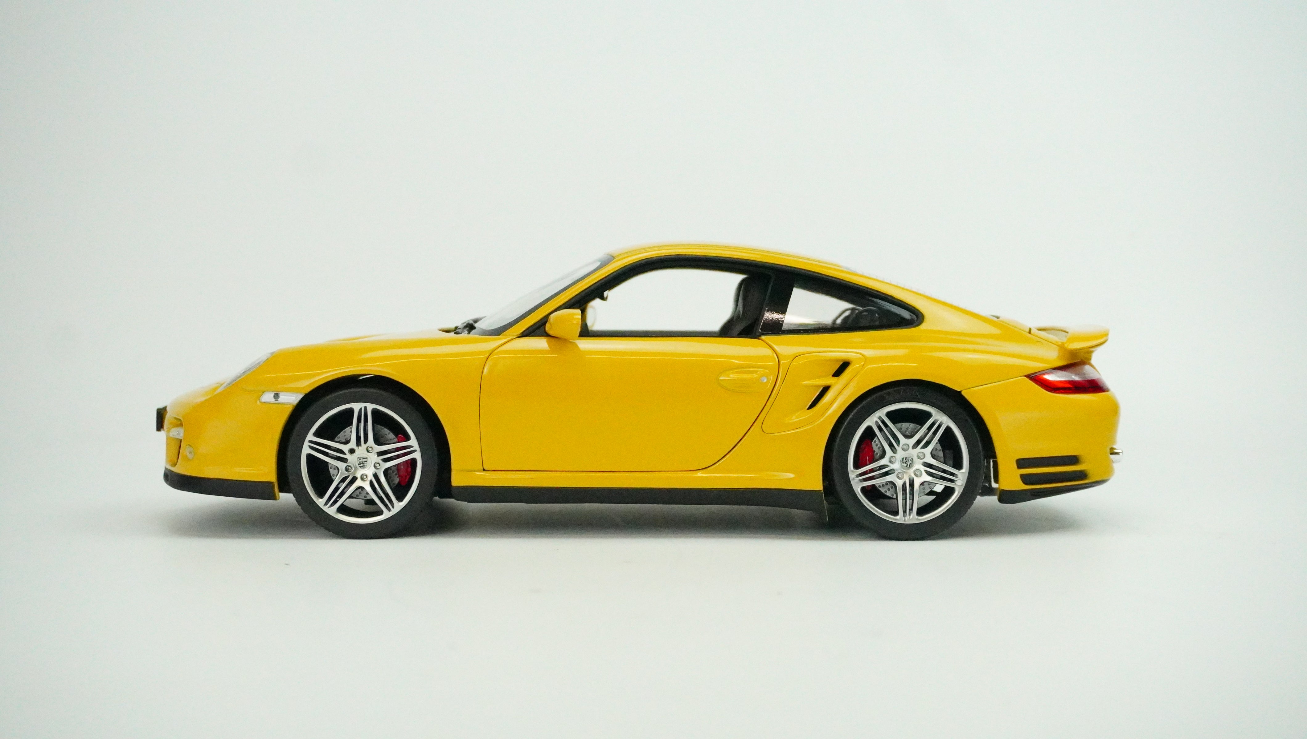 Porsche 911 Turbo 1:18