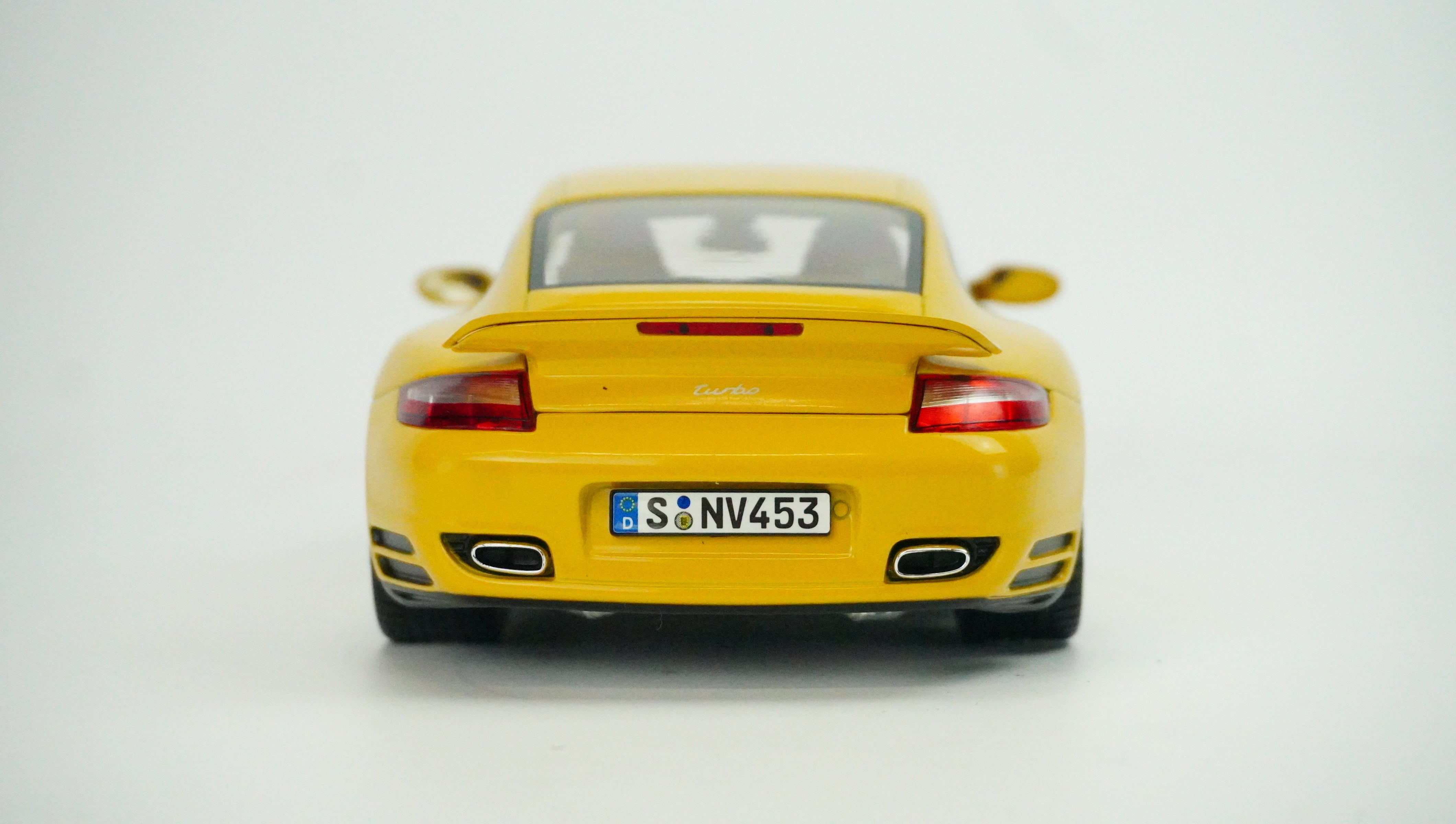 Porsche 911 Turbo 1:18