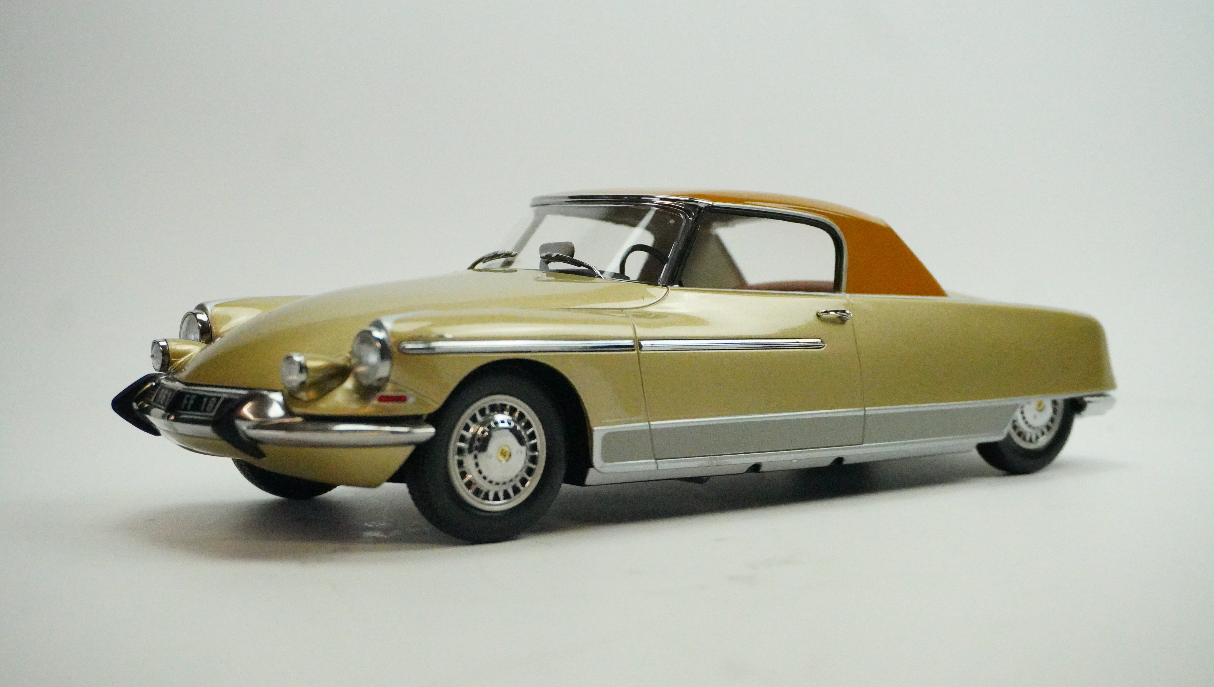 Citroën DS19 Convertible 1964 1:18