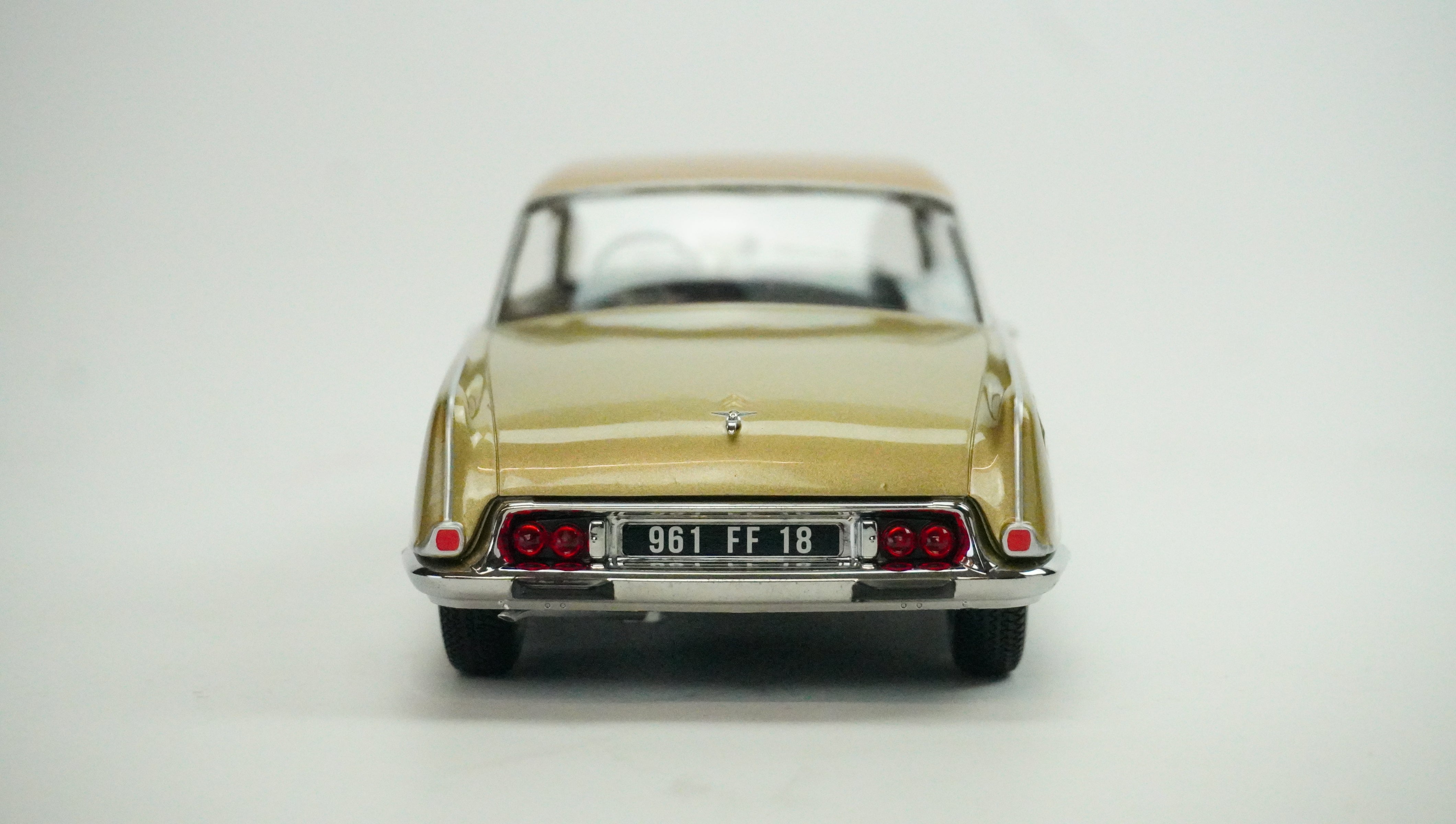 Citroën DS19 Cabriolet 1964 1:18