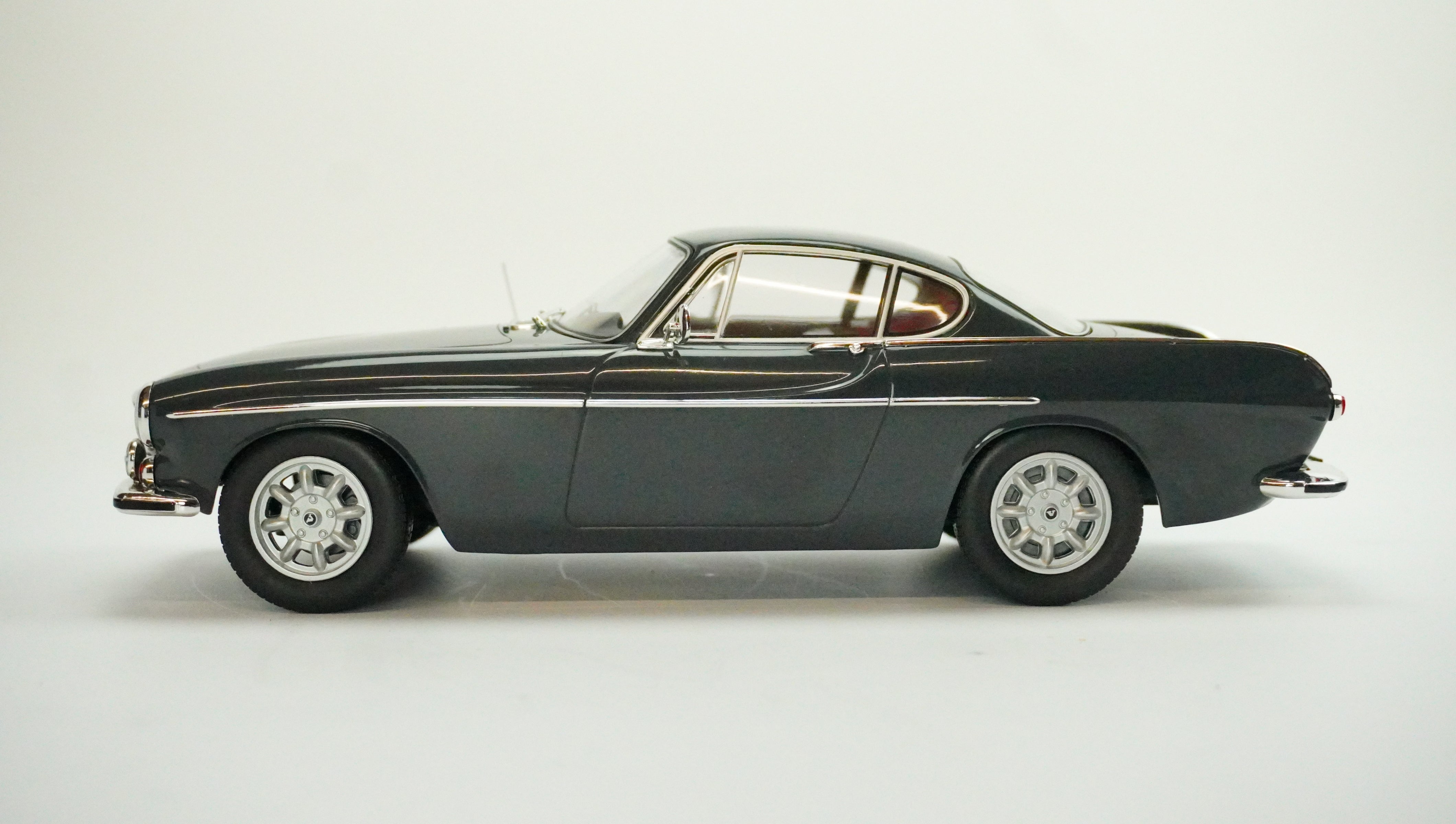 Volvo 1800 S Limited 1969 1:18