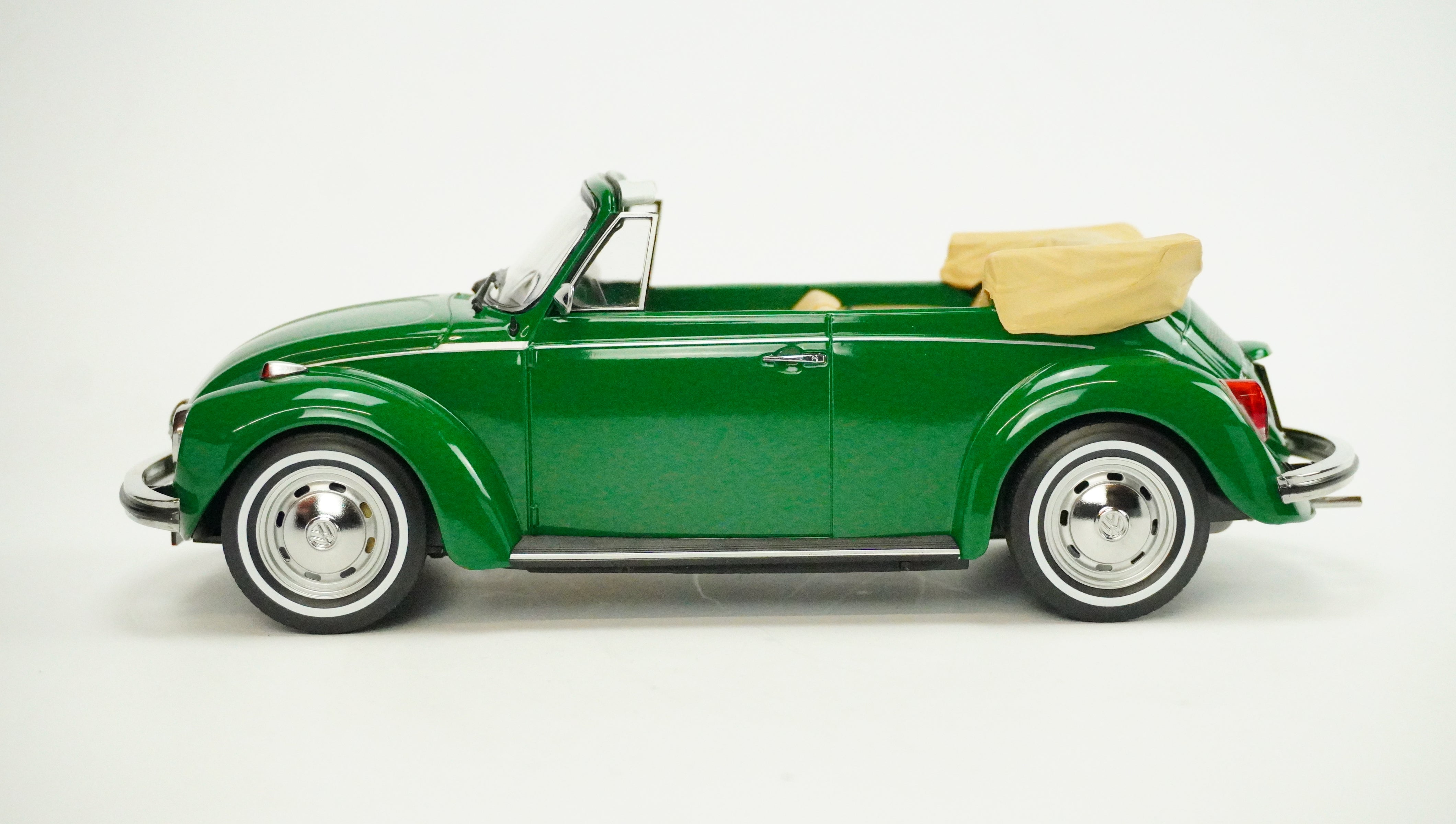 VW Käfer 1303 Cabrio Limited 1973 1:18