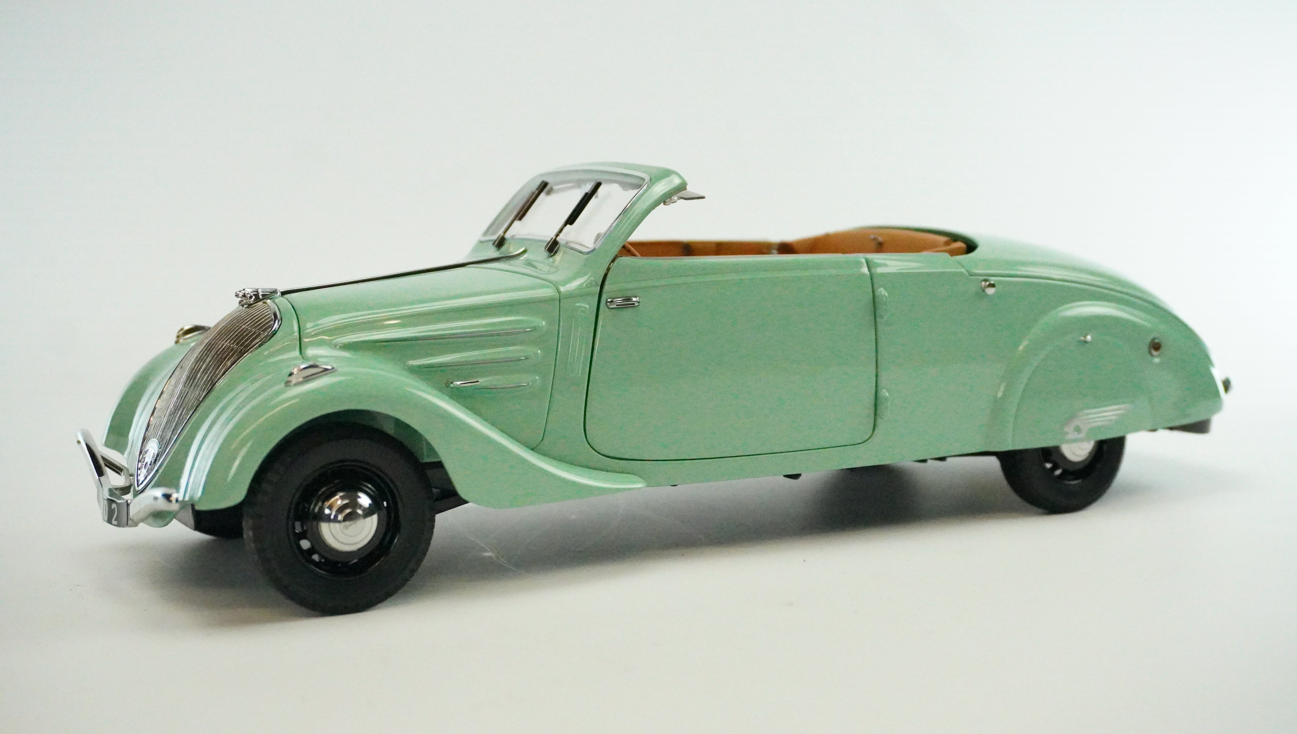 Peugeot 402 Eclipse Limited 1937 1:18