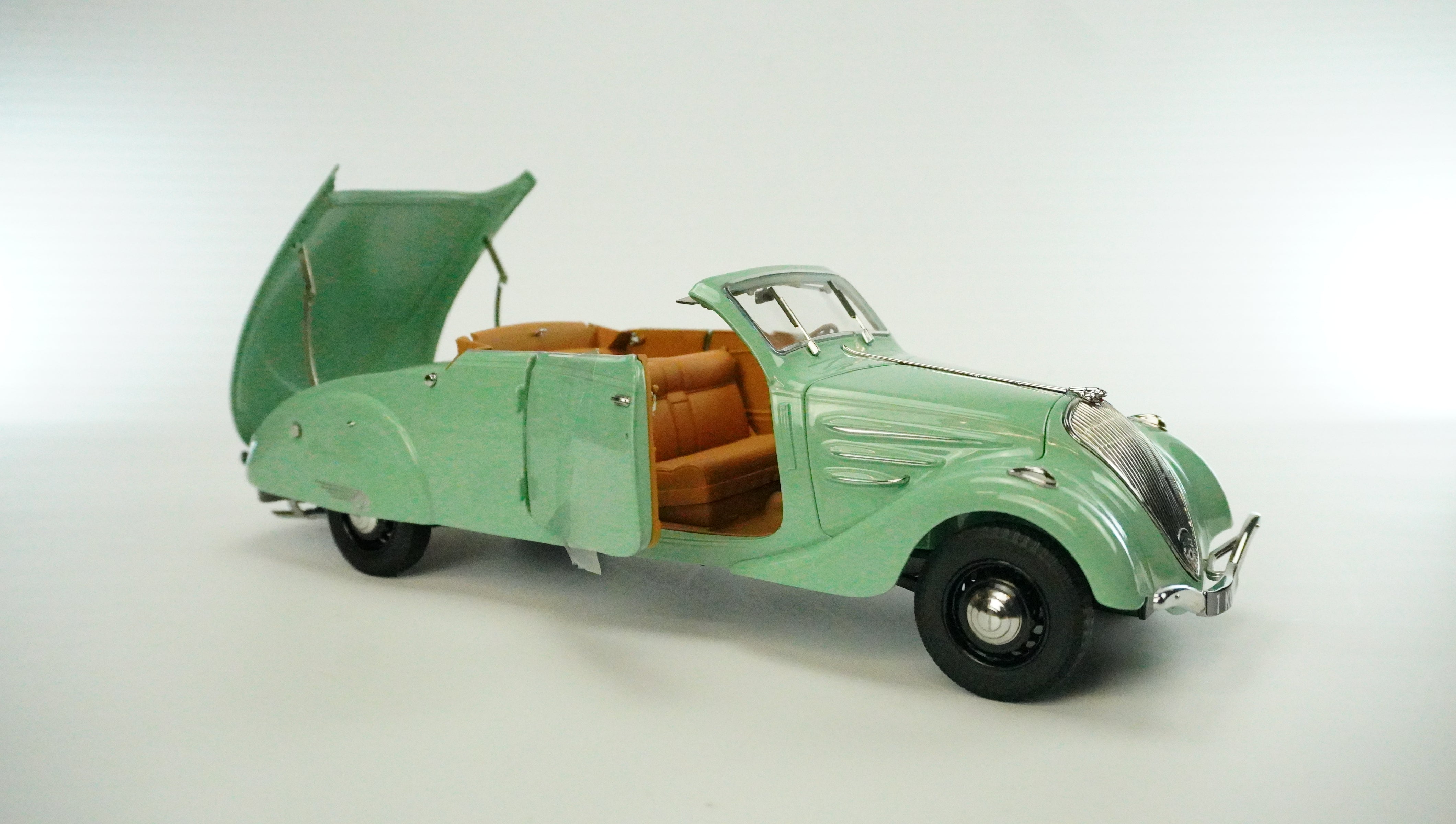 Peugeot 402 Eclipse Limited 1937 1:18