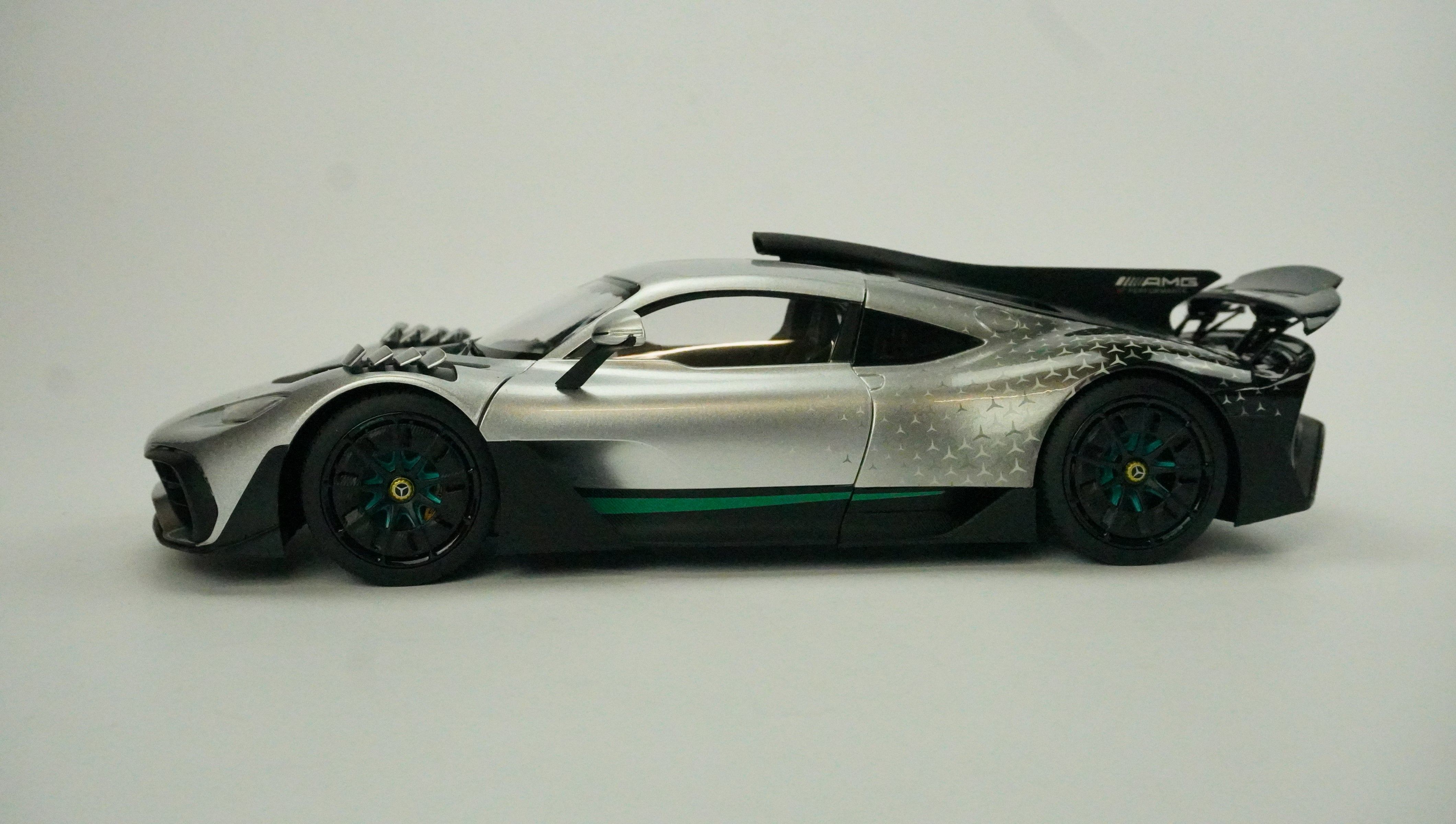 Mercedes Benz One AMG (C298) 2023 1:18