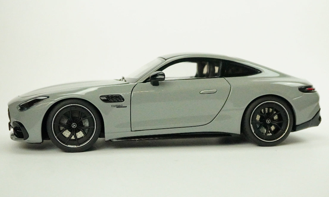 Mercedes Benz  2024 1:18 Sammler