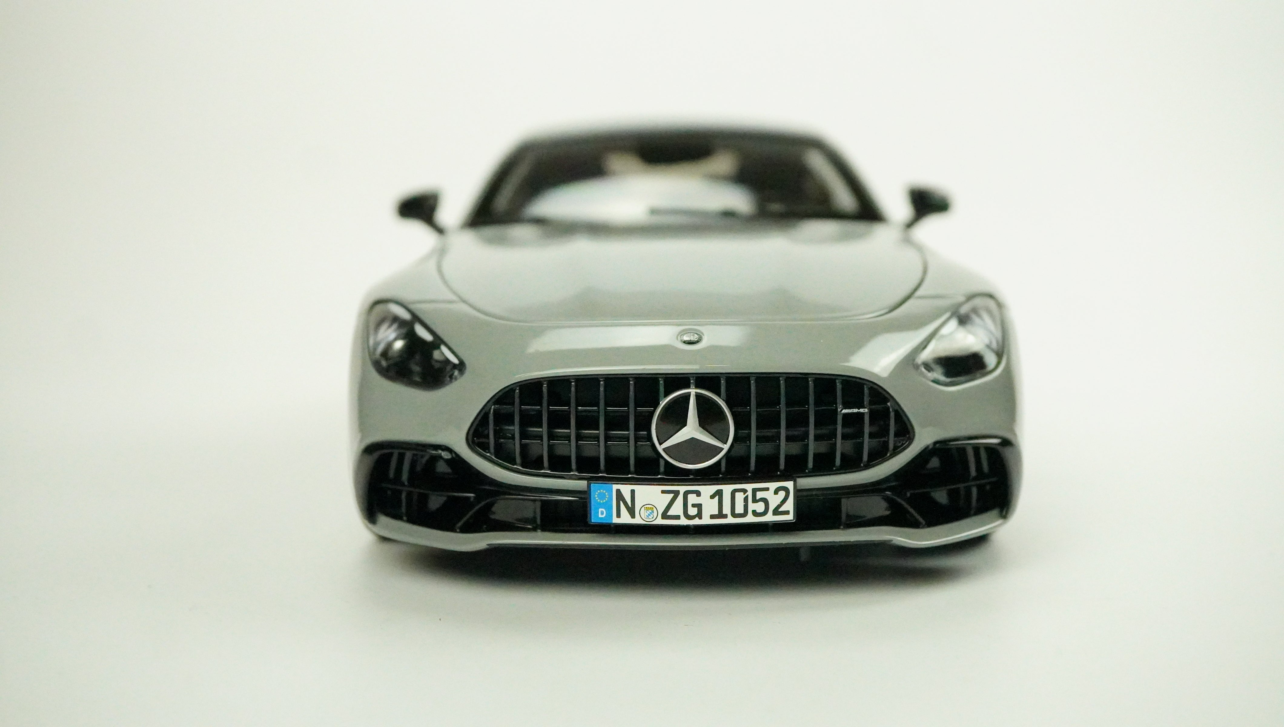 Mercedes Benz AMG GT43 (C192) 2024 1:18