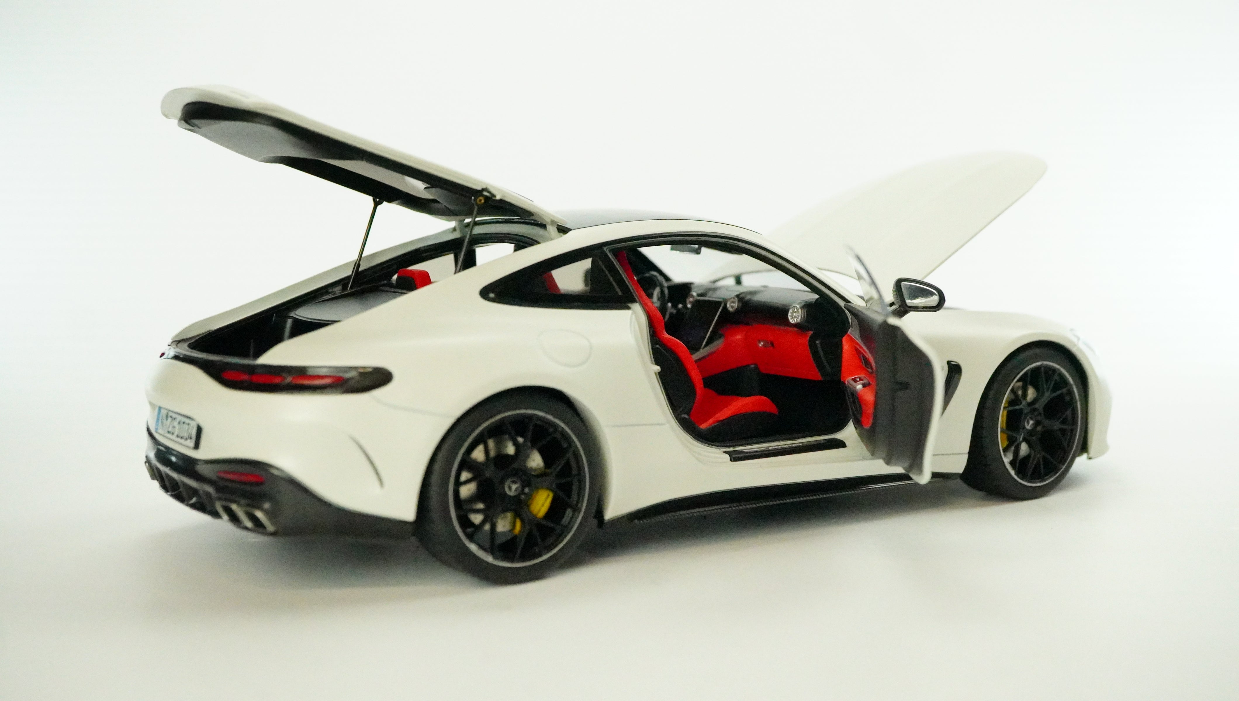 Mercedes Benz AMG GT63 (C192) 2024 1:18