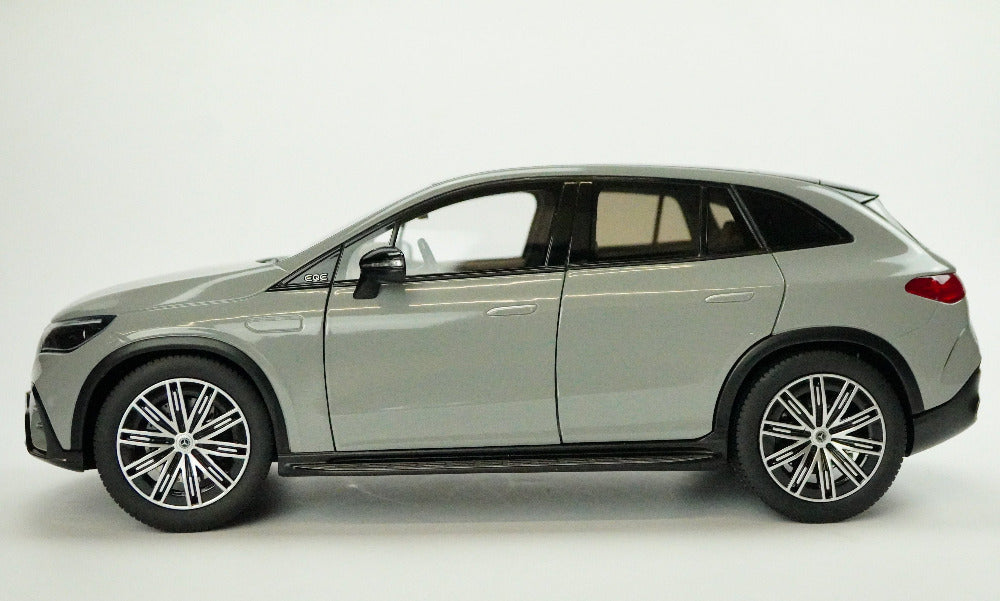 Mercedes Benz  AMG 2023 1:18