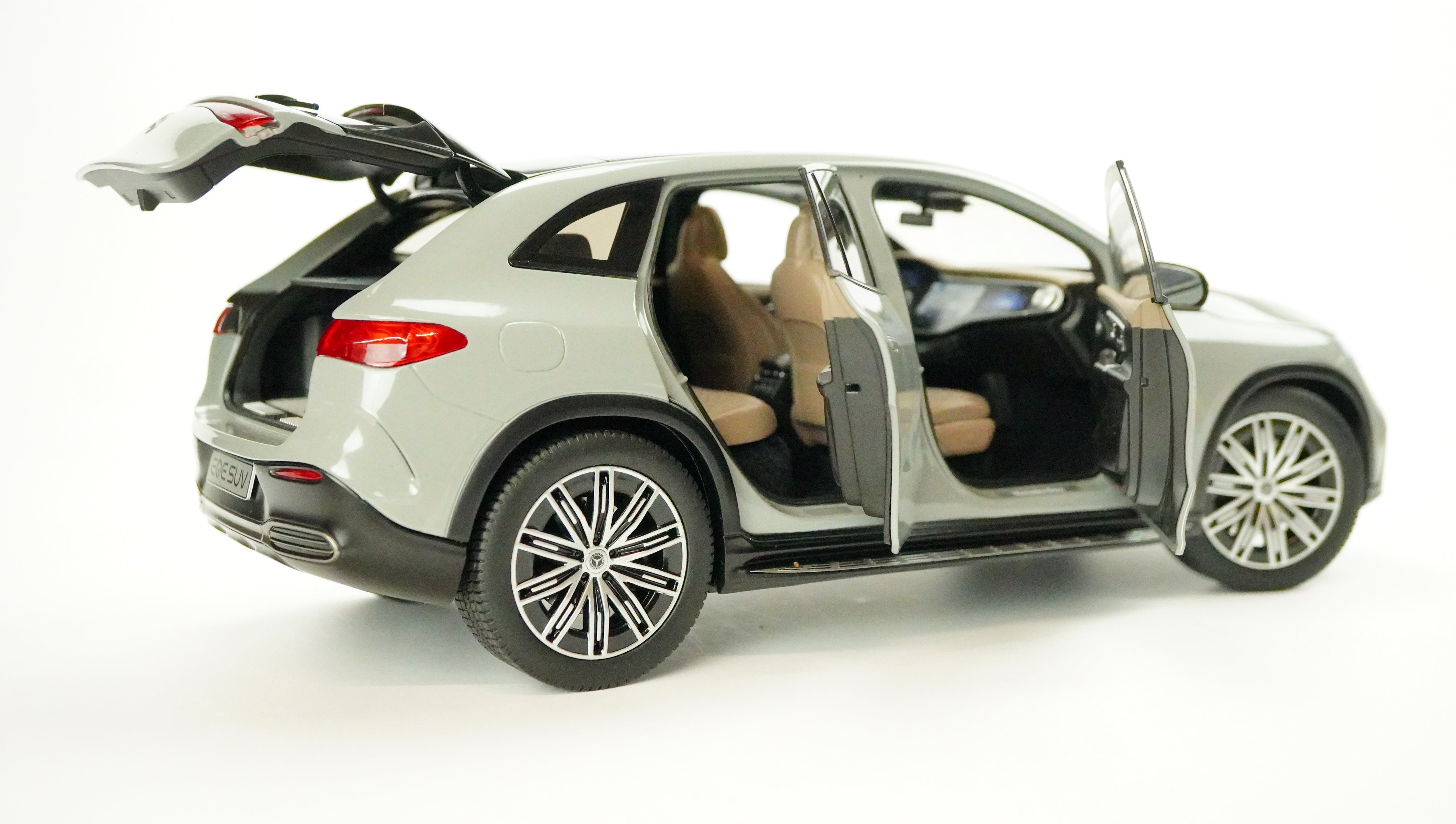Mercedes Benz EQE SUV AMG 2023 1:18
