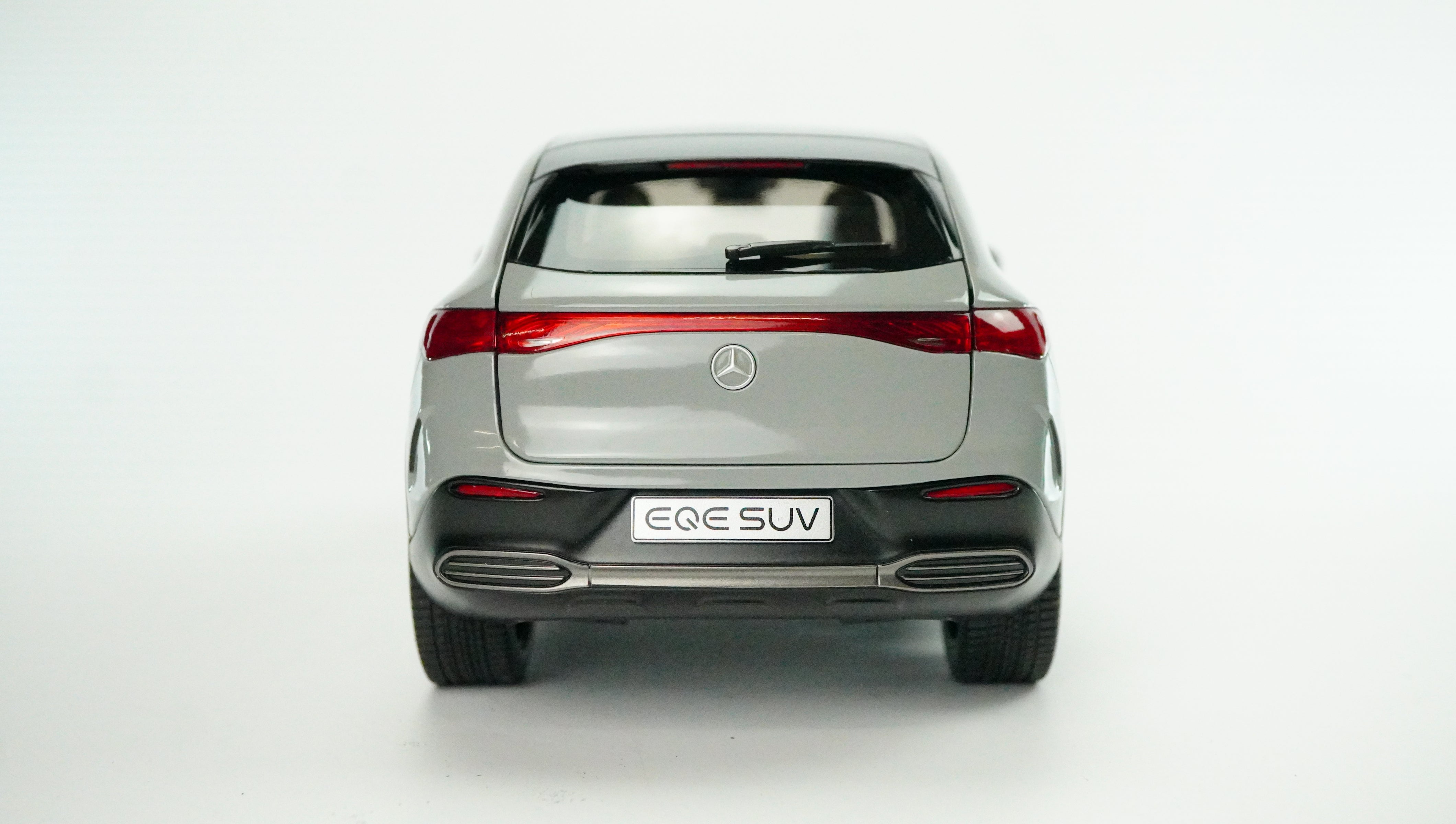 Mercedes Benz EQE SUV AMG 2023 1:18
