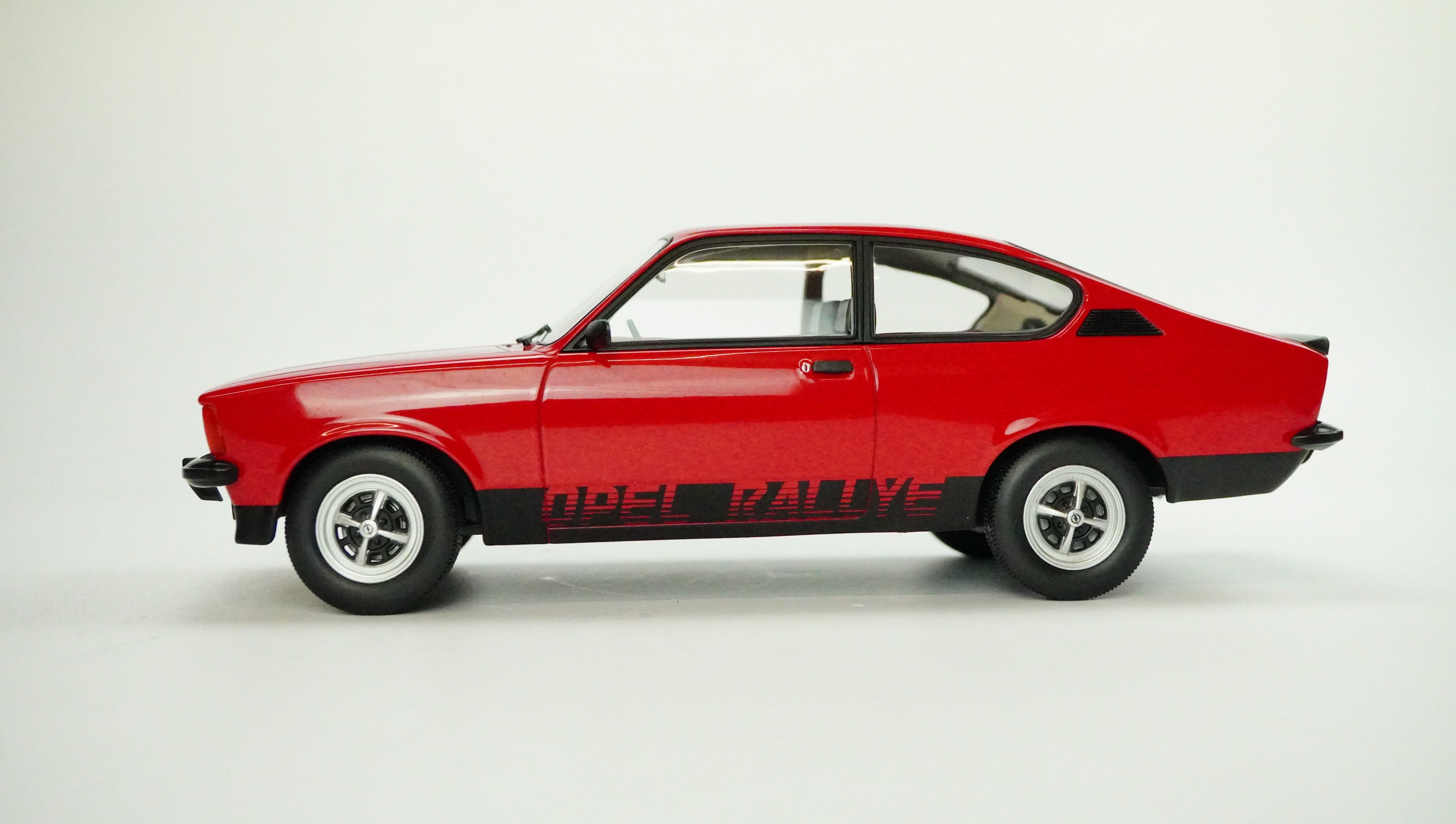 Opel Kadett Rally 1.6 S 1977 1:18