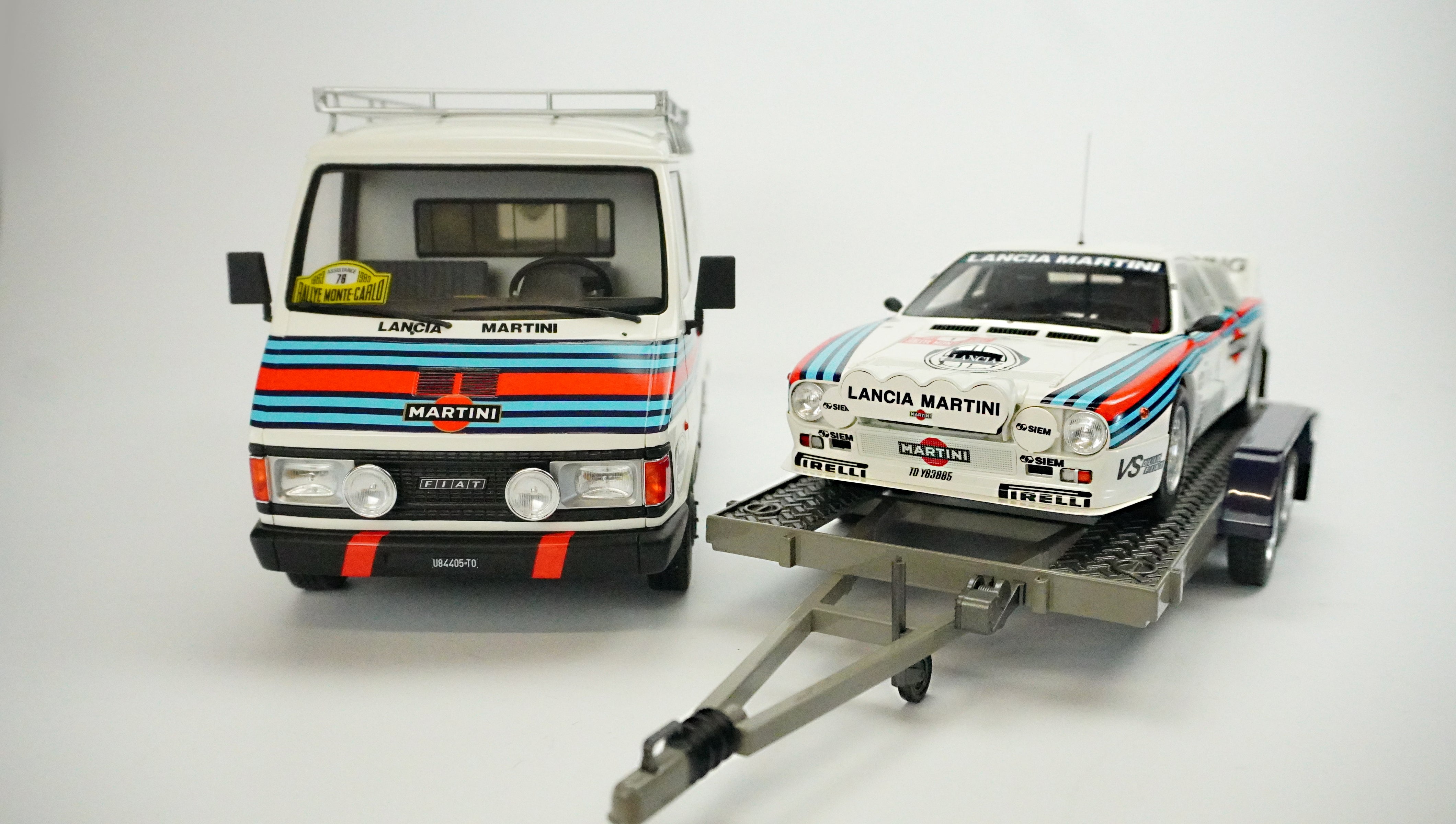 Fiat Rally Set 242 & Lancia 037 Martini with Trailer 1:18