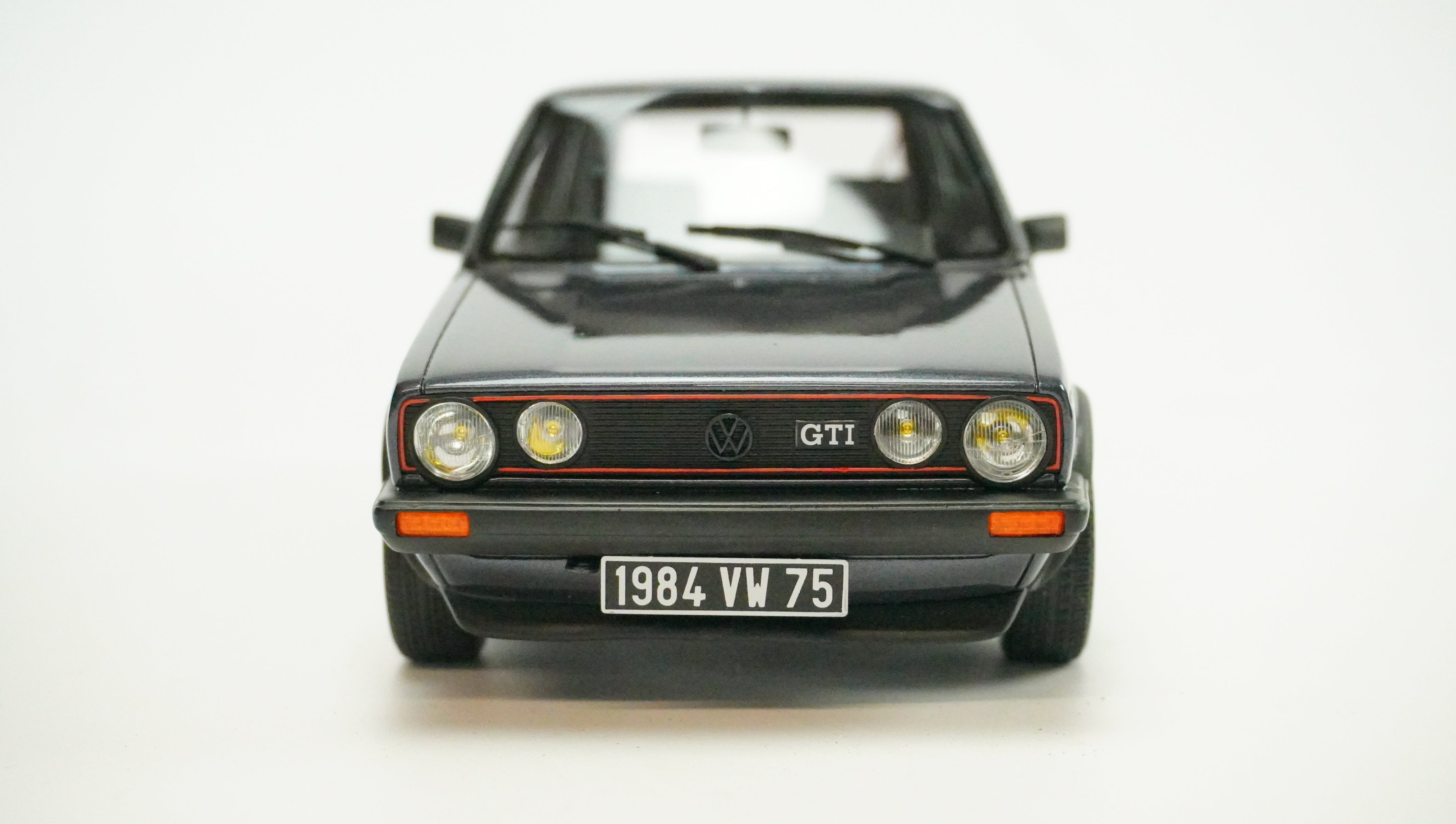 VW Golf GTI 1800 plus Limited 1:18