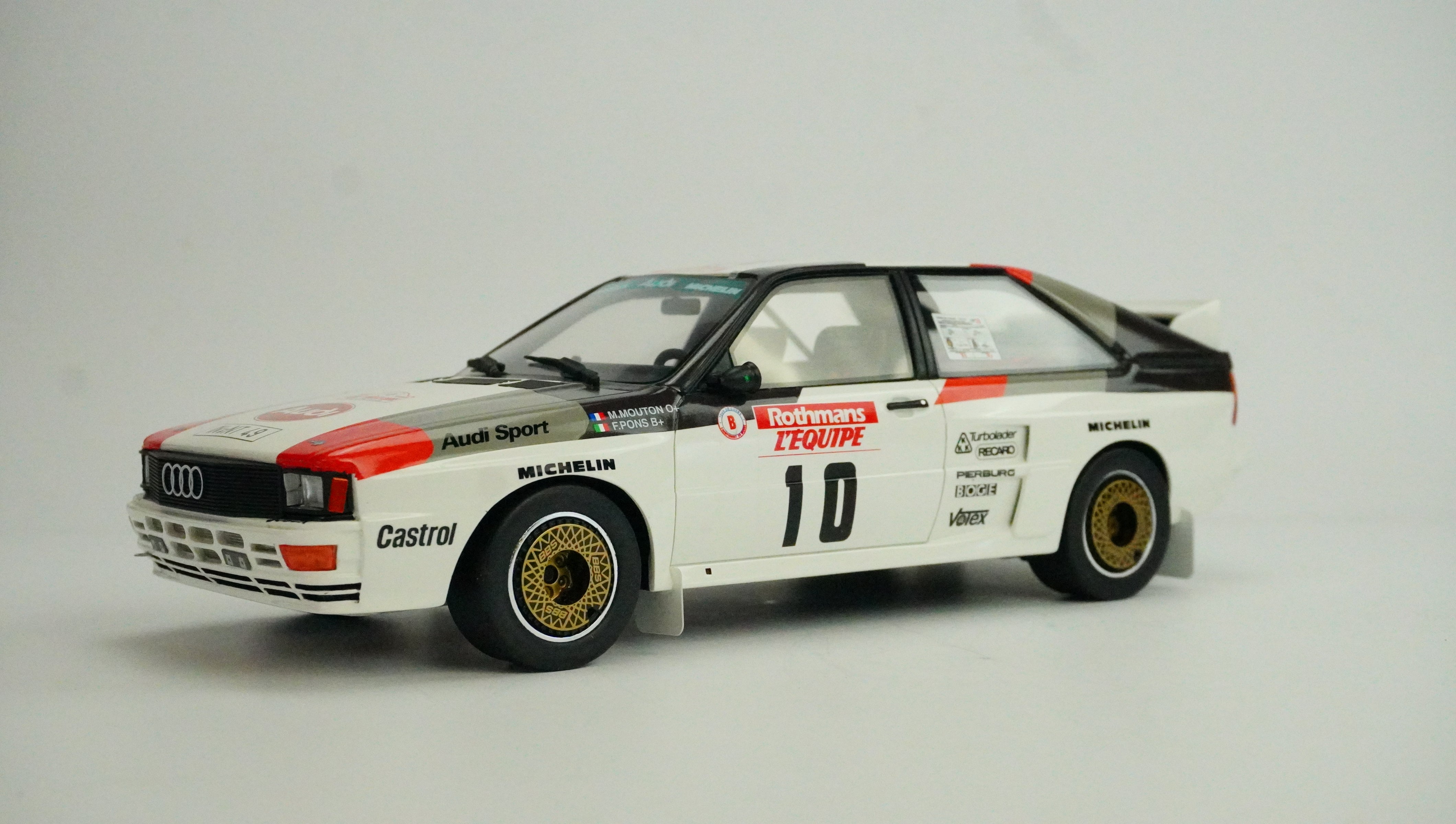VW Transport & Audi Quattro A2 Rally Nr.10 & Anhänger Set Limited 1:18