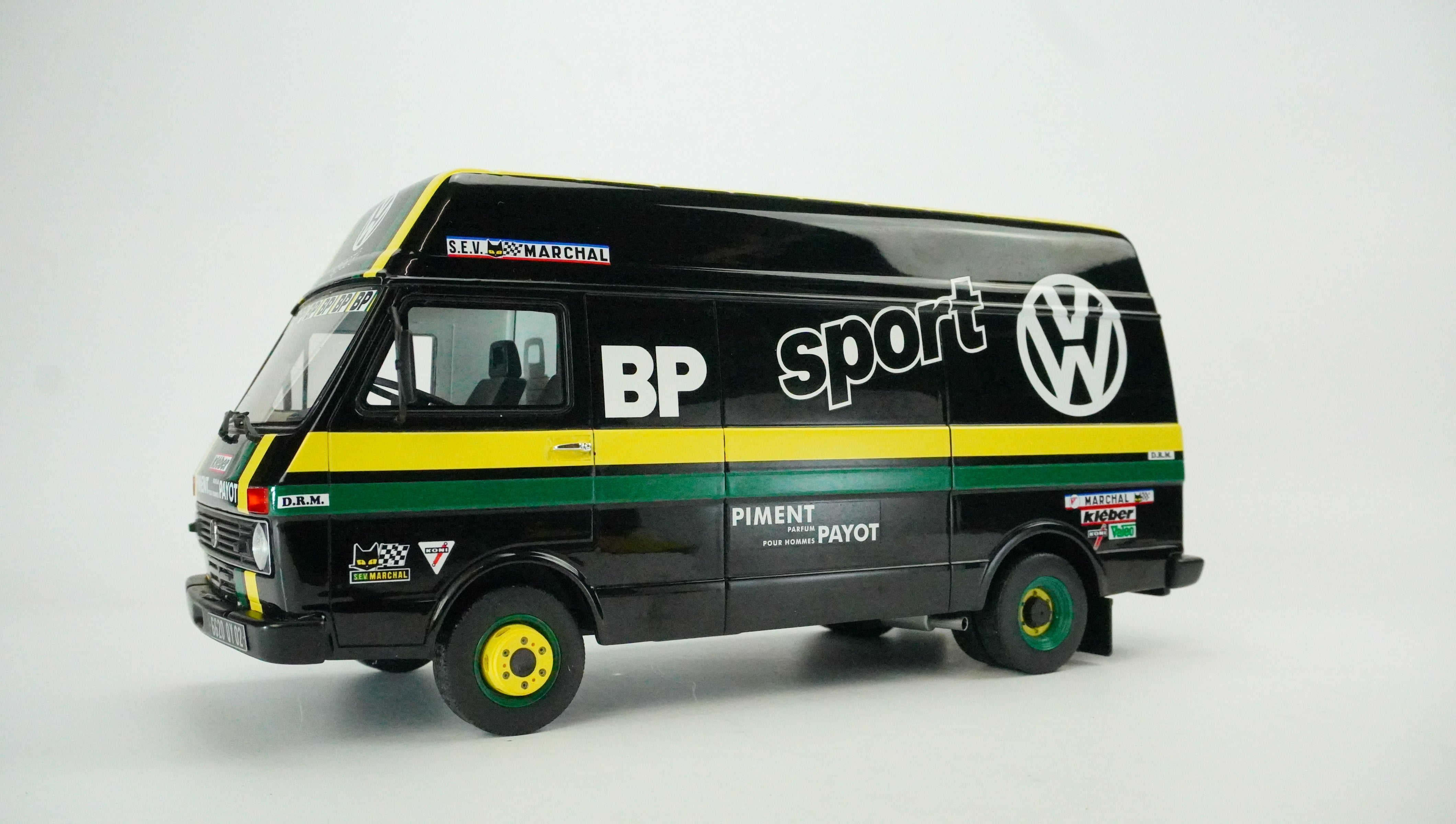VW Transport & VW Golf MK1 GTI Rally Nr.10 & Anhänger Set Limited 1:18