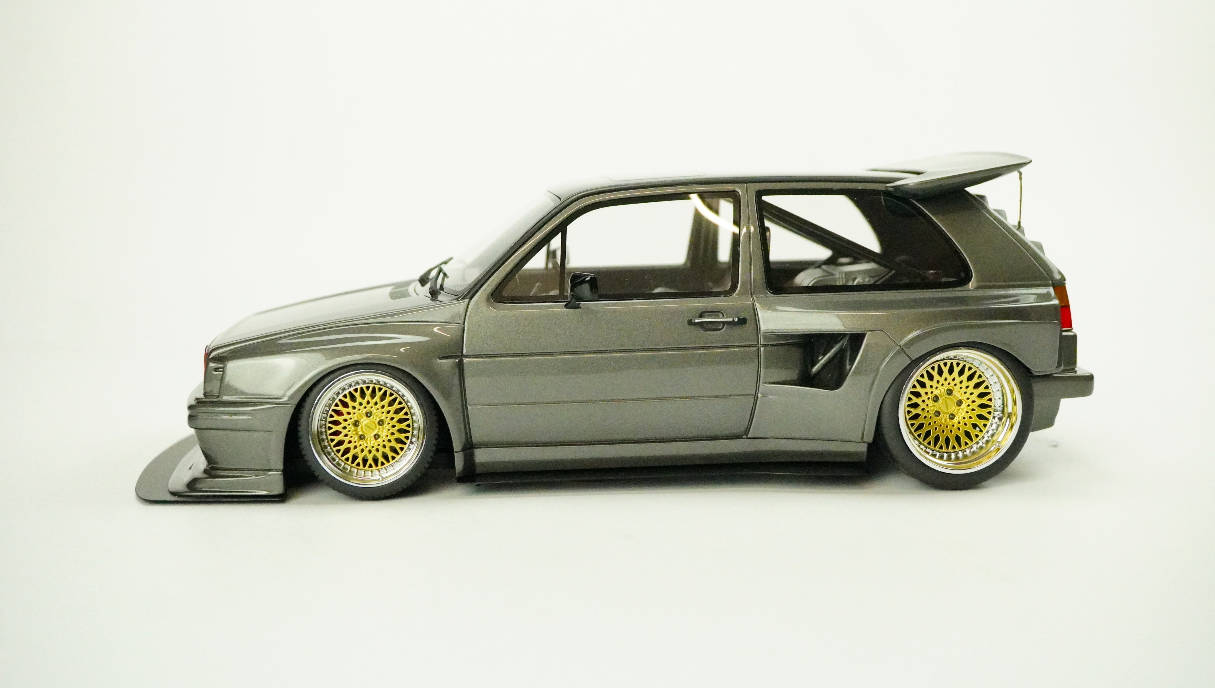 VW Golf 2 Gti by Khyzyl Saleem Limited 1:18