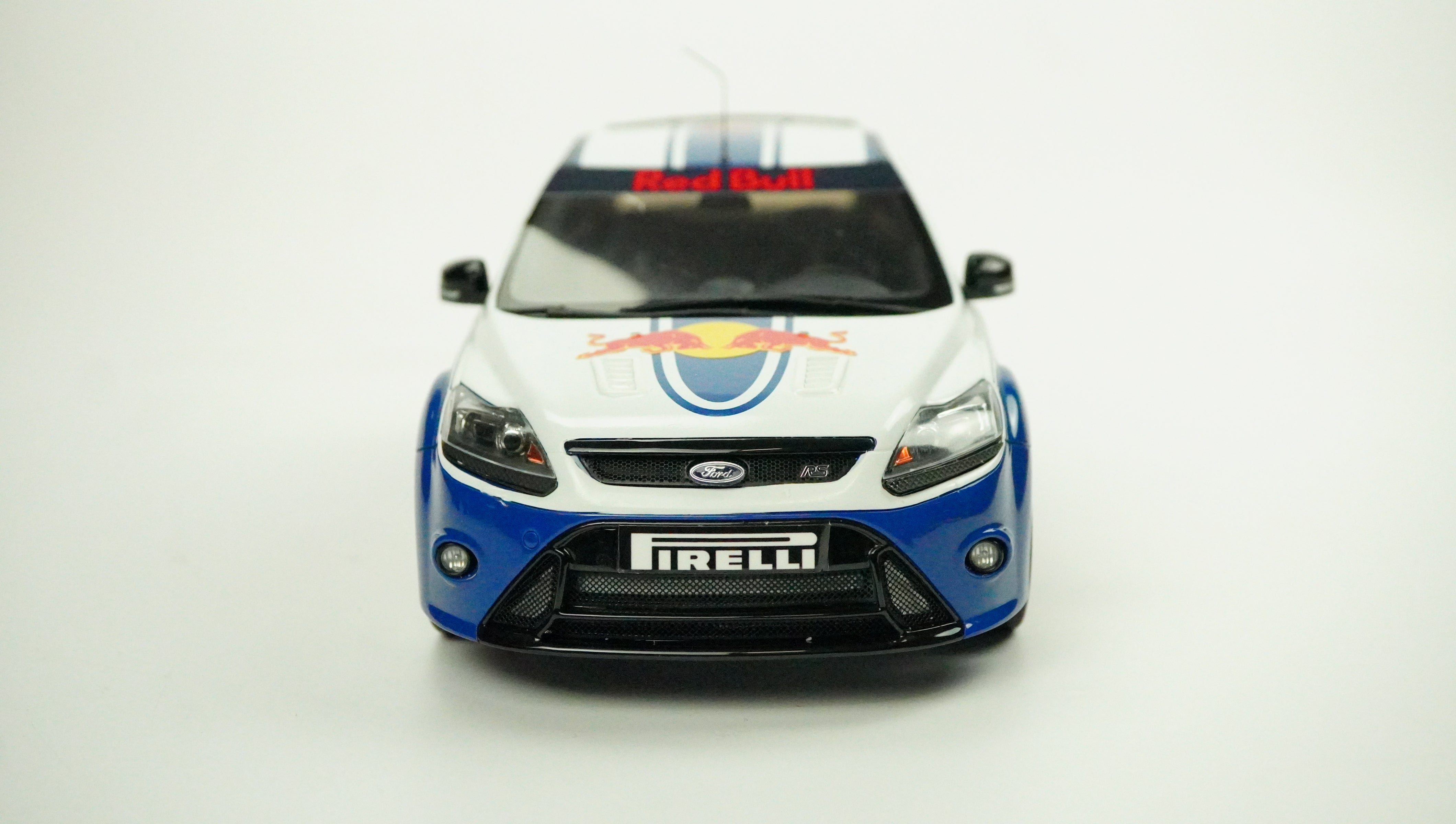Ford Focus RS Red Bull Limited Rartität 2010 1:18