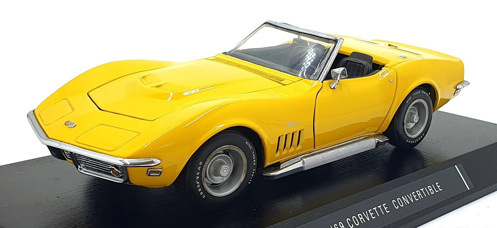 Chevrolet Corvette Stingray Spyder 1969 1:18