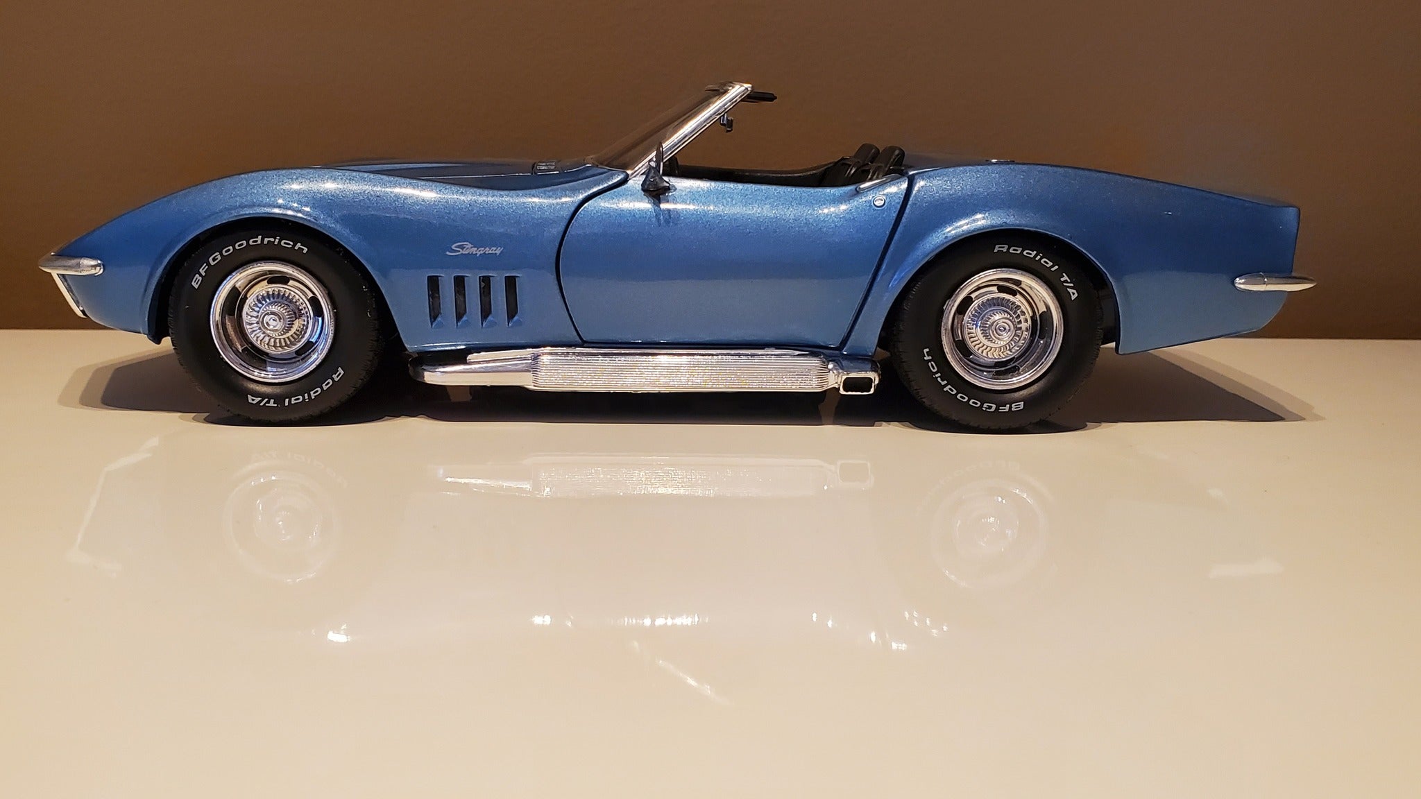 Chevrolet Corvette Stingray Spyder 1969 1:18