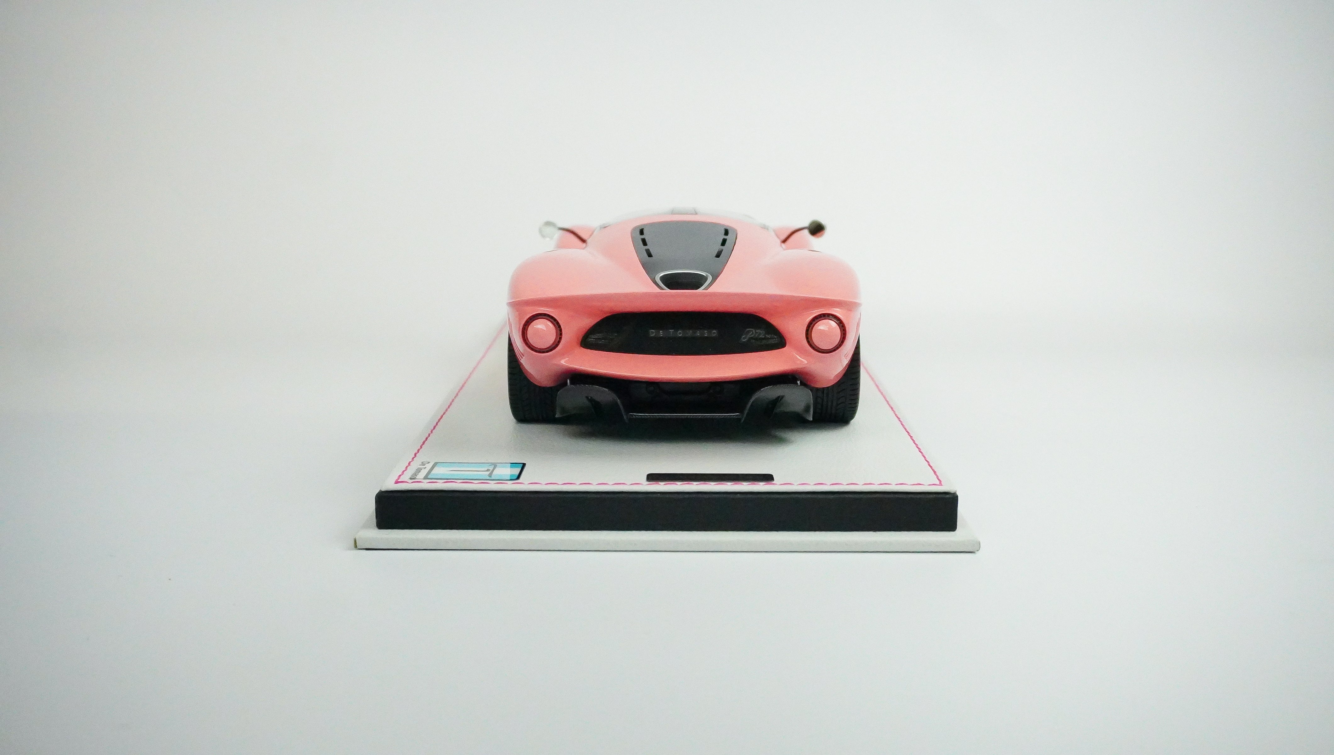 De Tomaso P72 (incl. Showcase) 1:18
