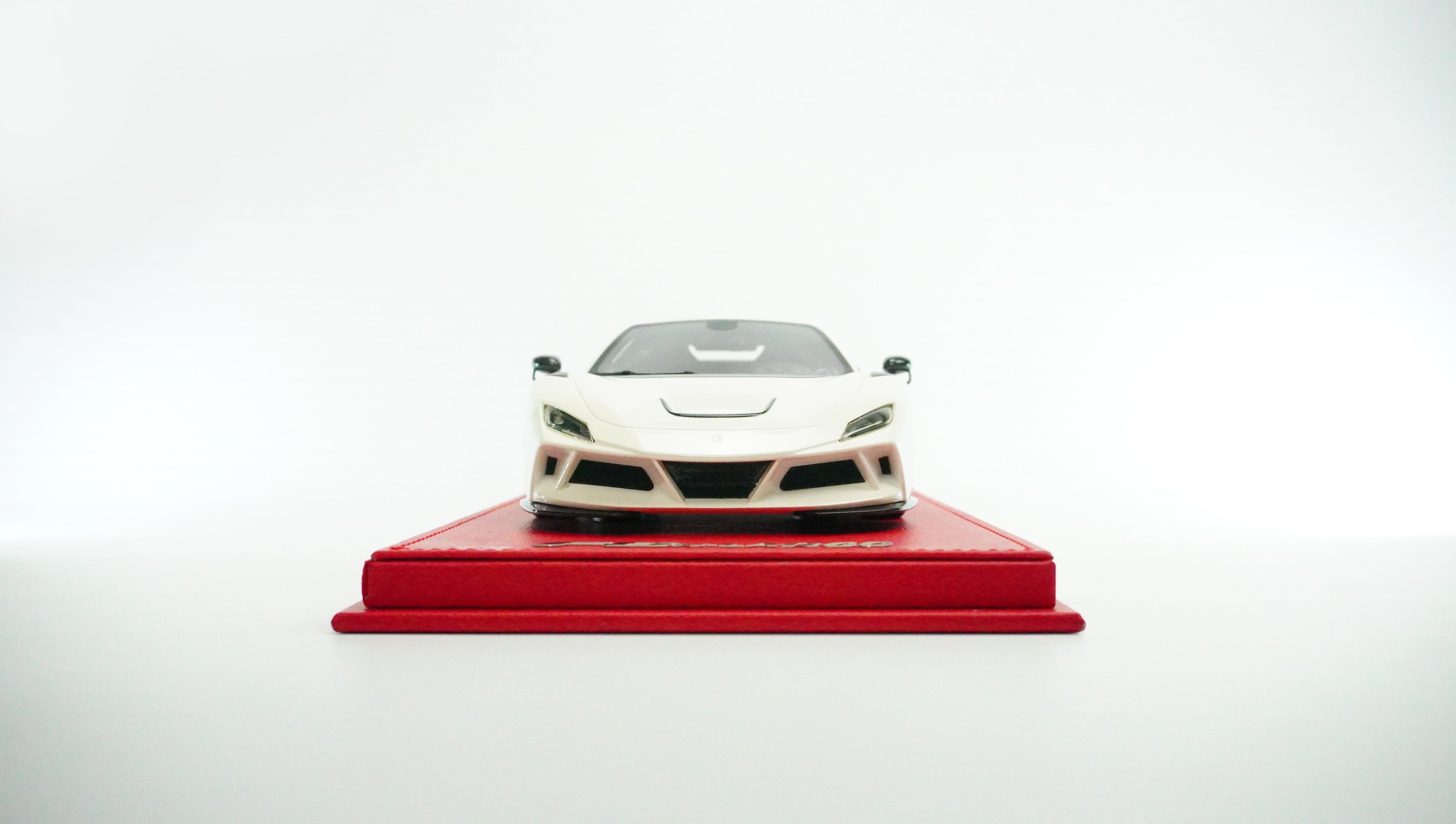 Novitec F8 N-Largo Limited (incl. Showcase) 1:18