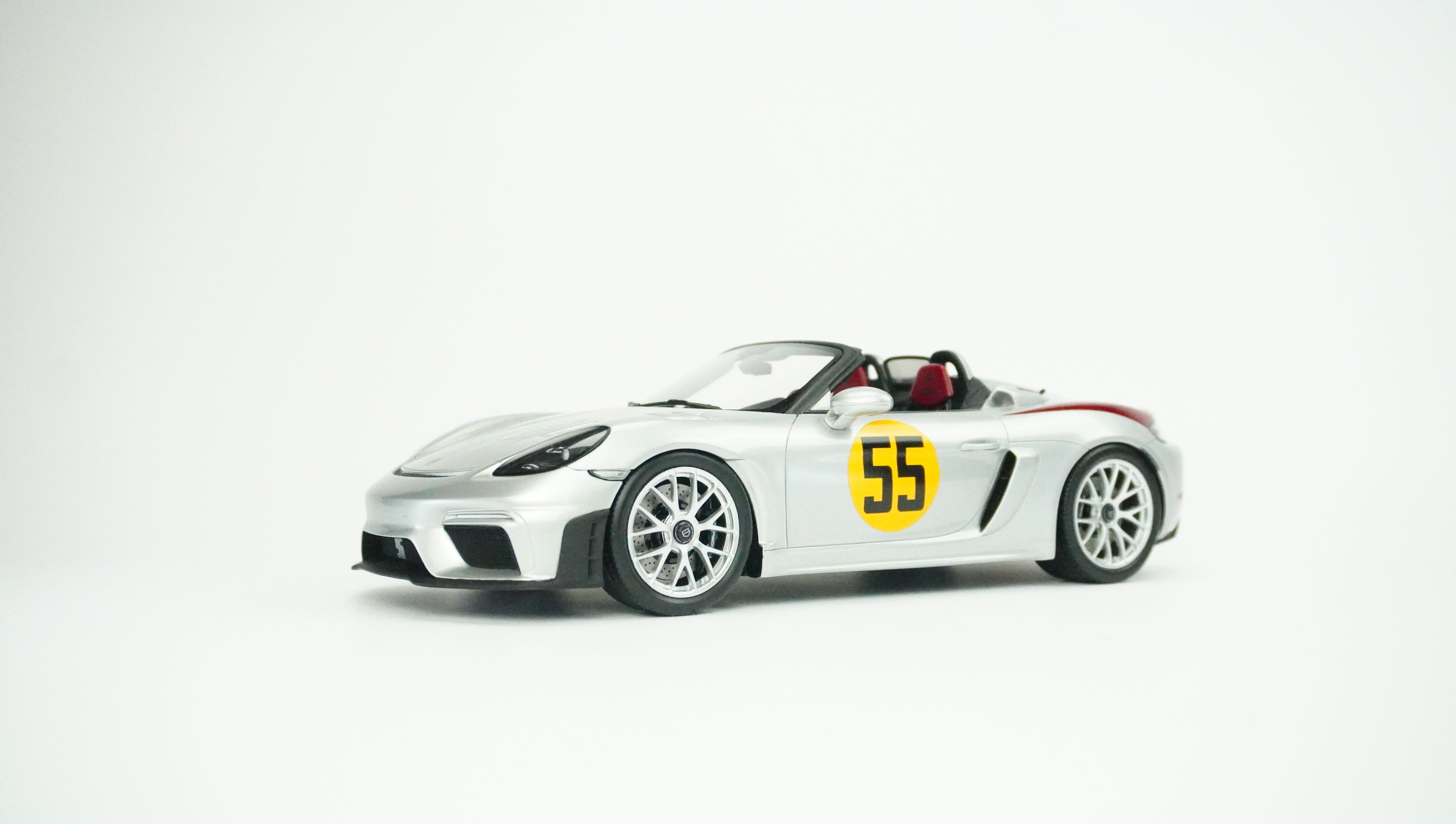 Porsche 718 (982) Spyder No. 55 Limited 1:18