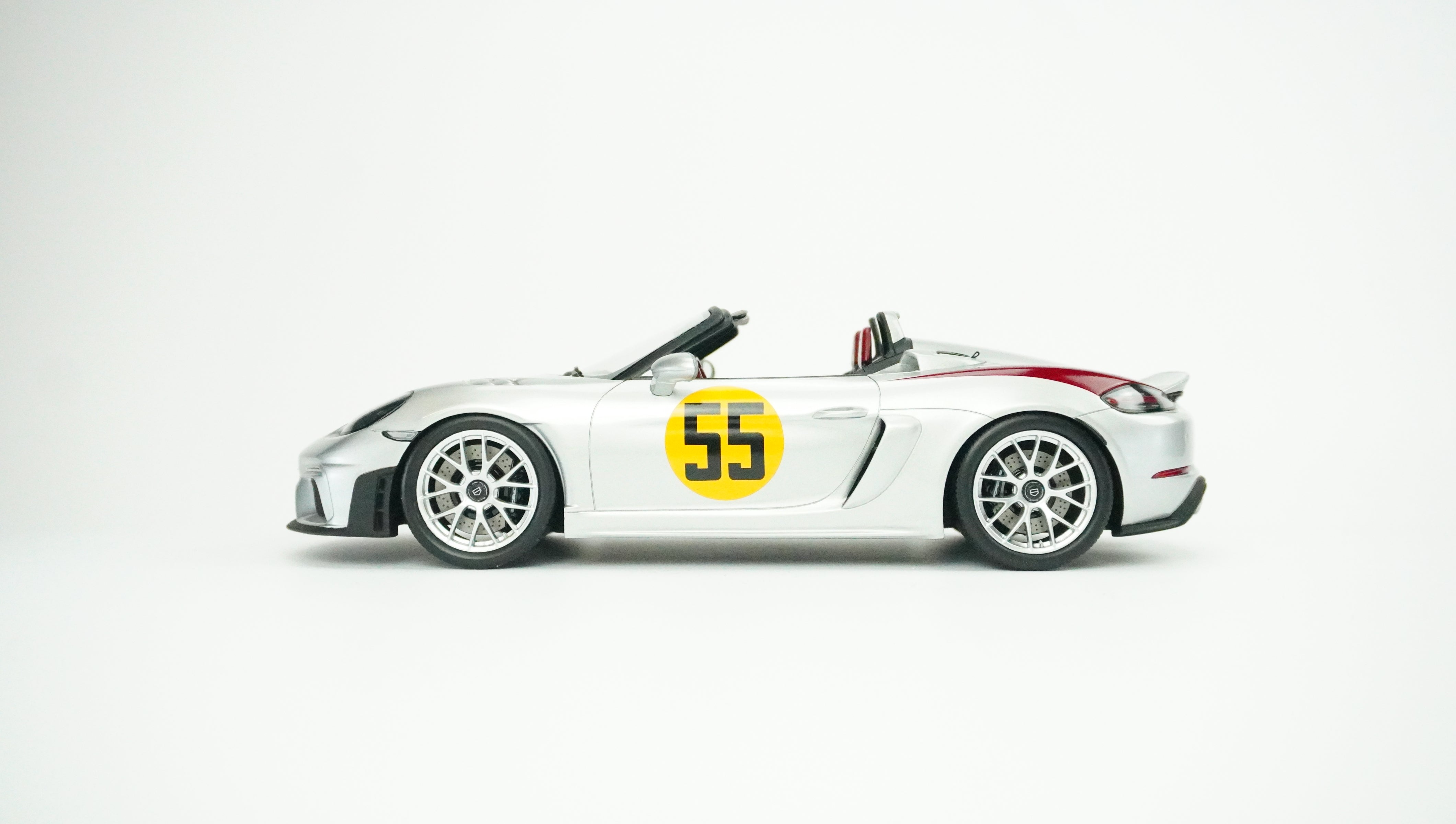 Porsche 718 (982) Spyder No. 55 Limited 1:18