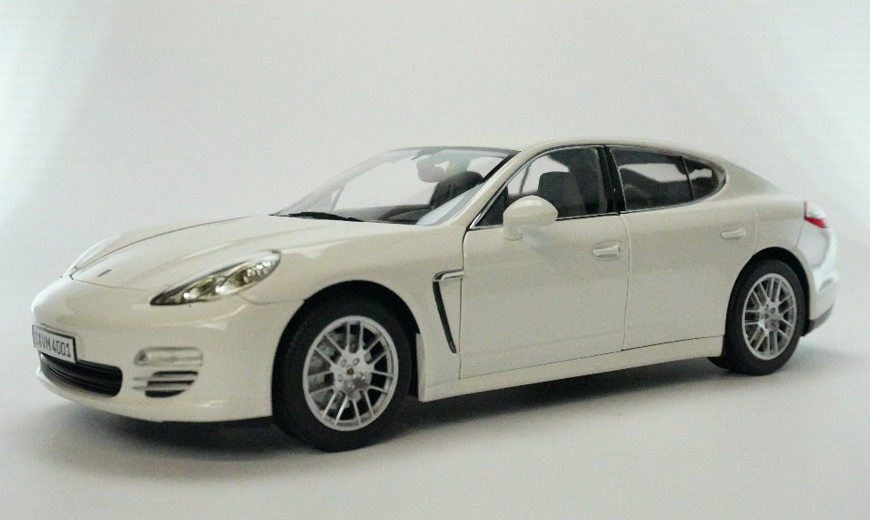 Porsche Pantera 4S 1:18