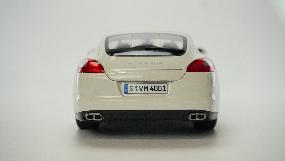 Porsche Pantera 4S 1:18