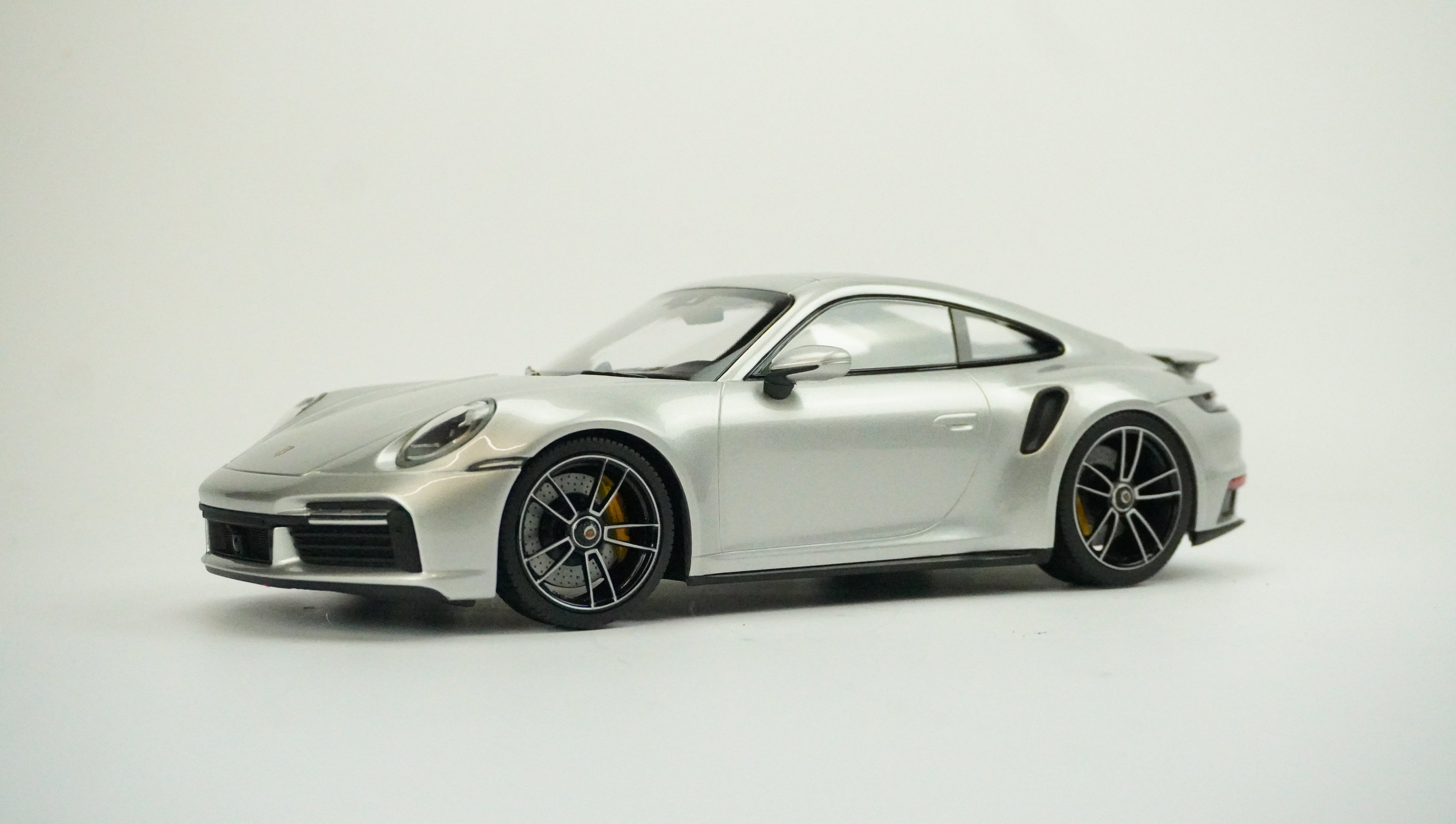 Porsche 911 Turbo S Coupé GT 1:18