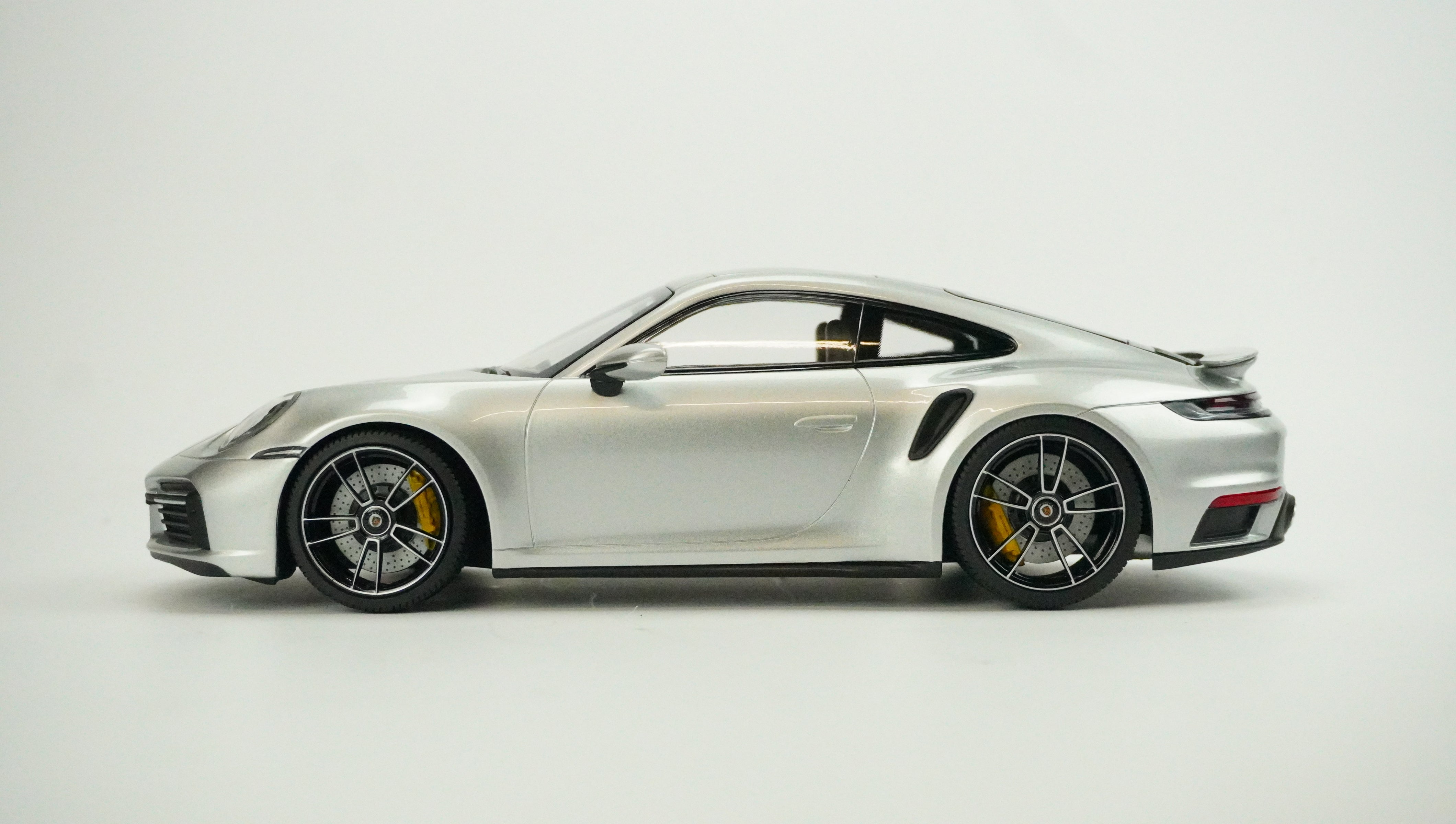 Porsche 911 Turbo S Coupé GT 1:18
