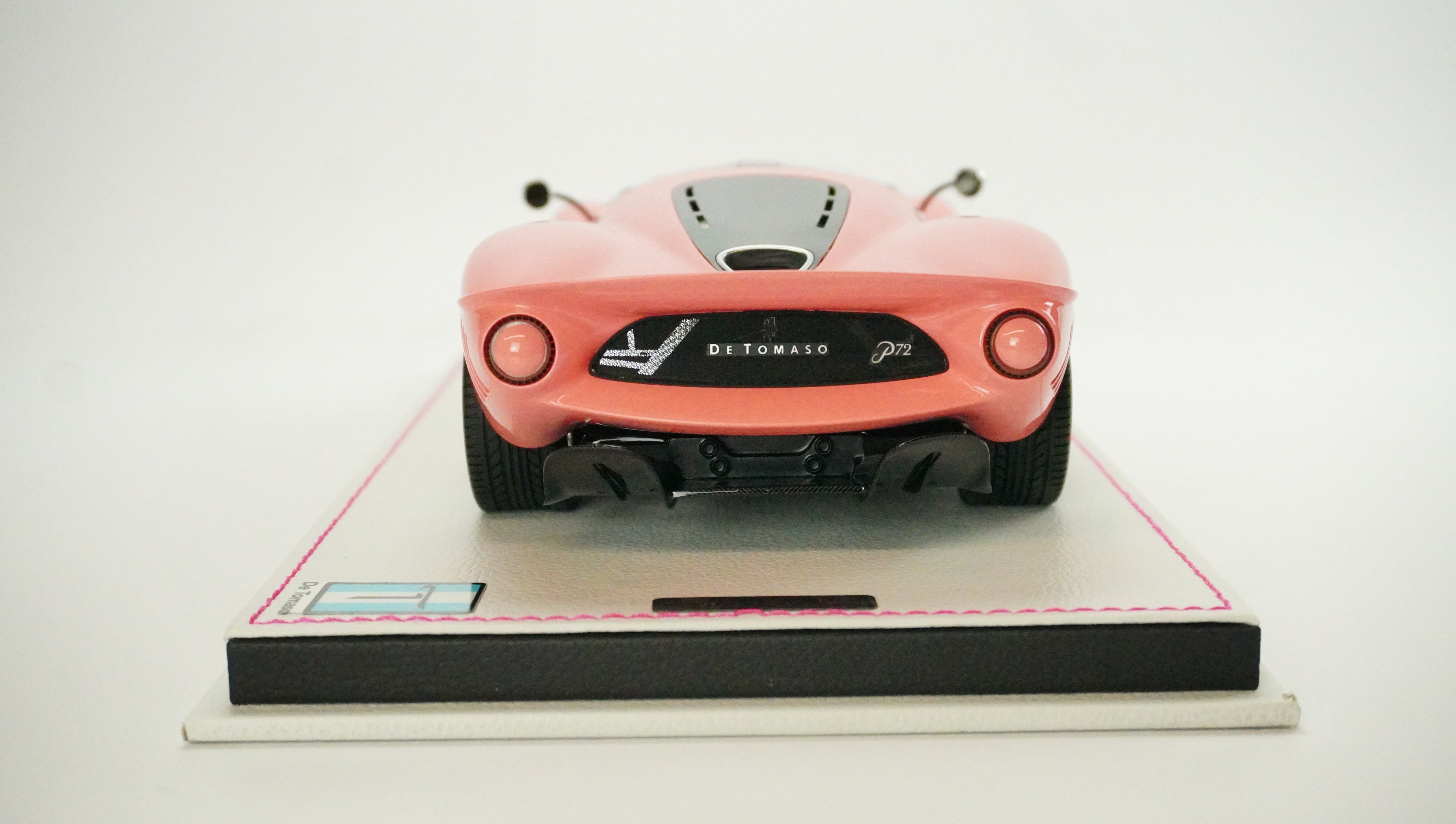 De Tomaso P72 Limited (incl. Showcase) 1:18