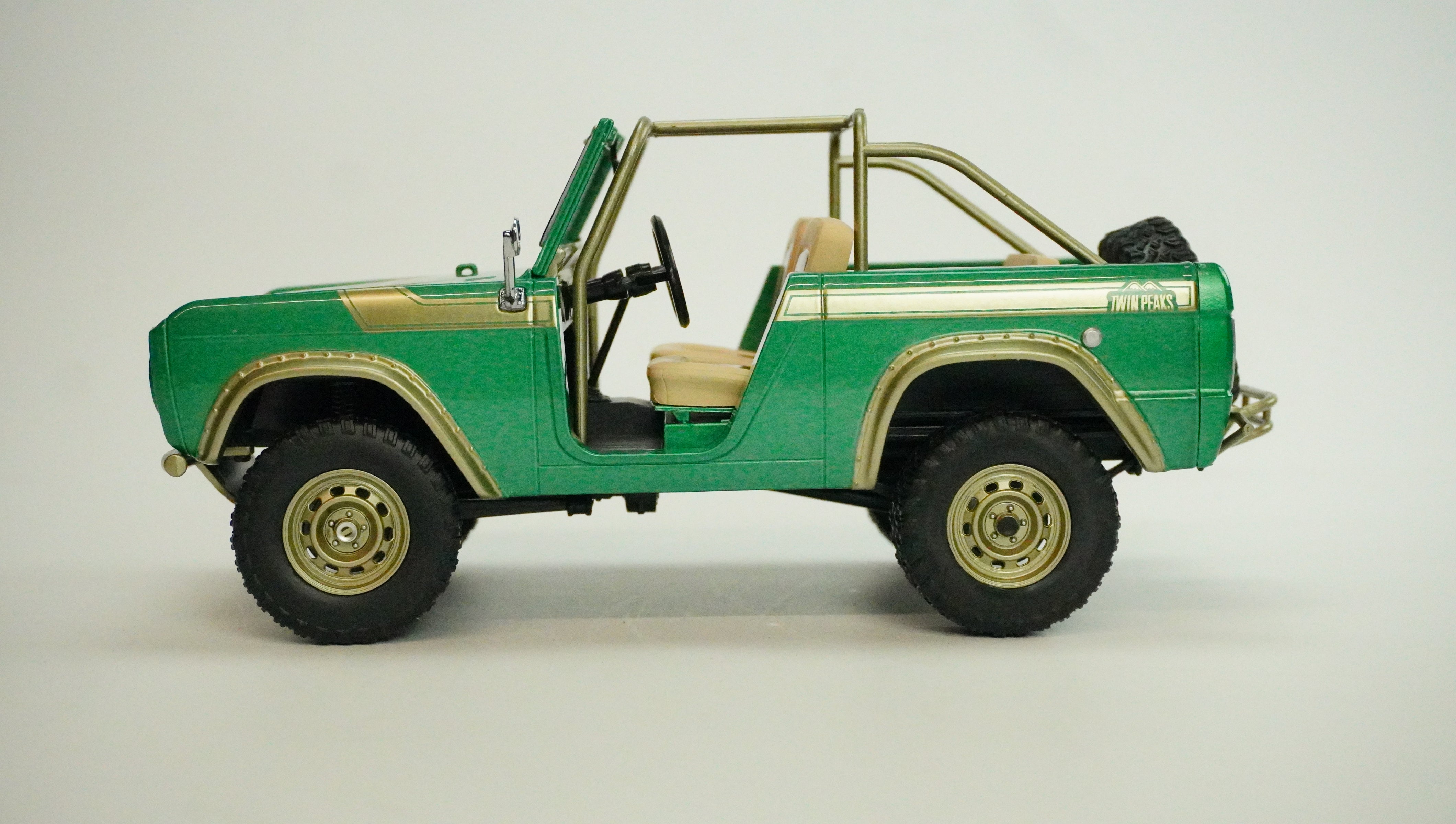Ford Bronco Pickup 1976 1:18