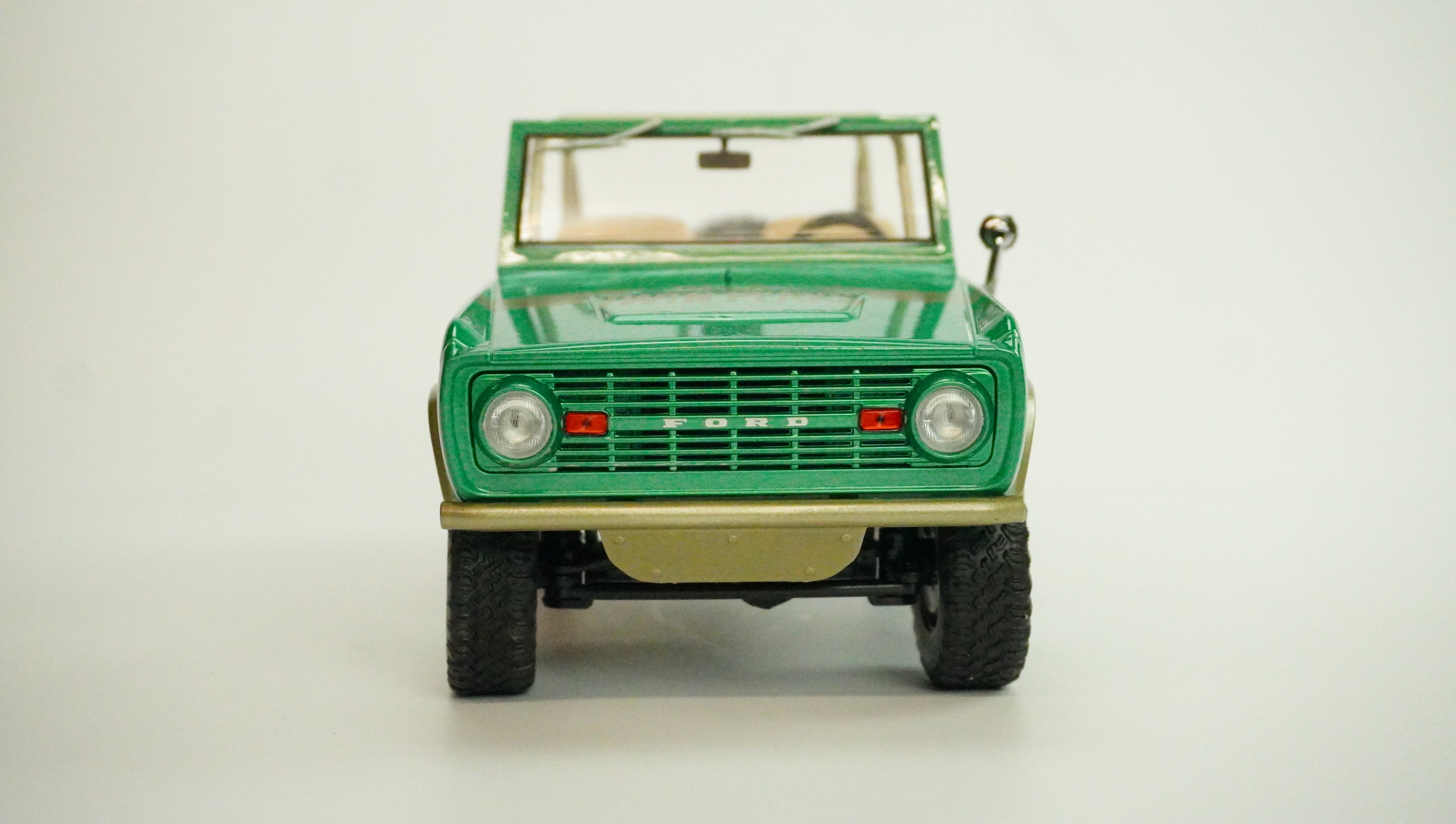 Ford Bronco Pickup 1976 1:18