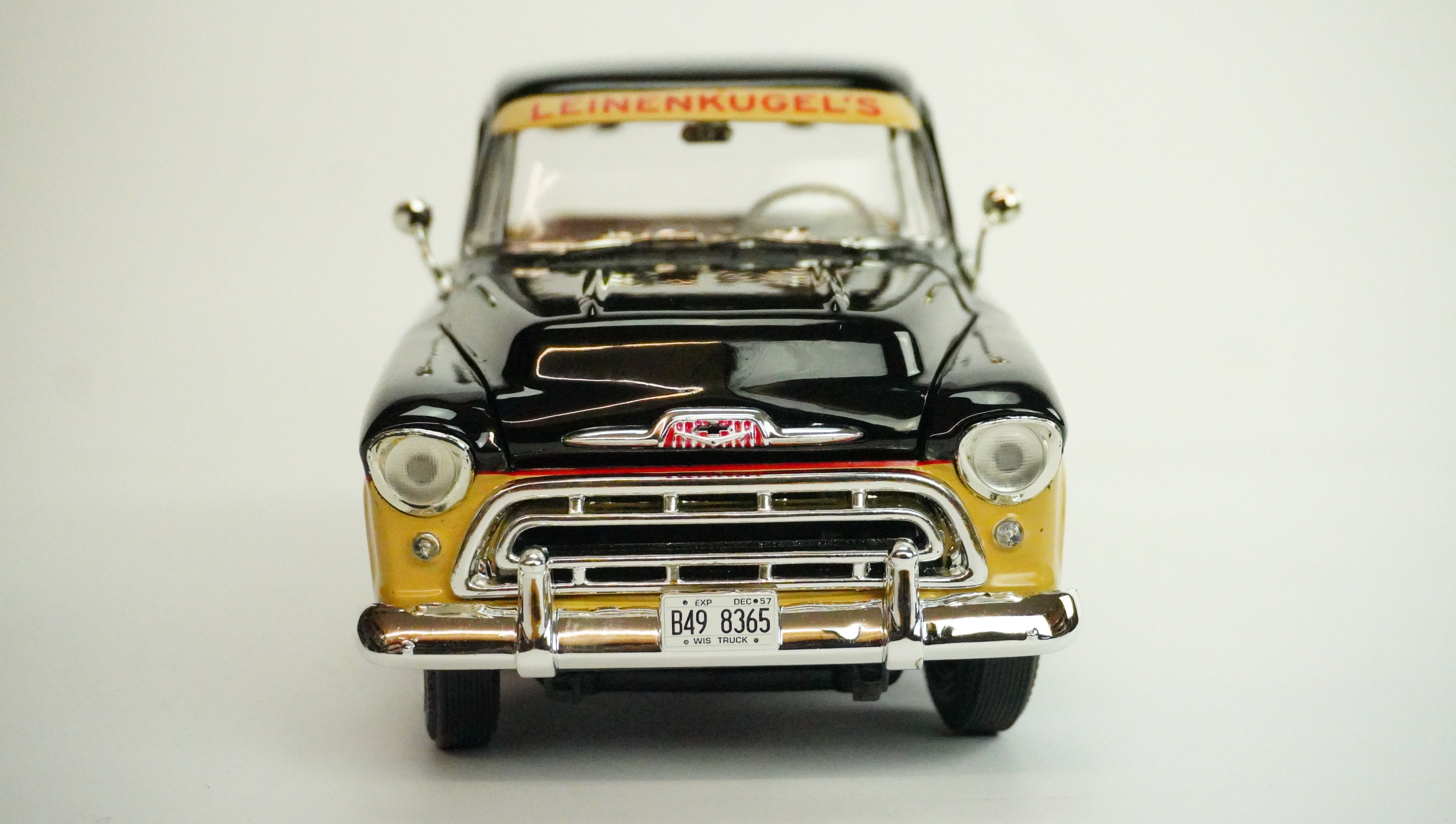Chevrolet 3100 Stepside Pickup 1:18