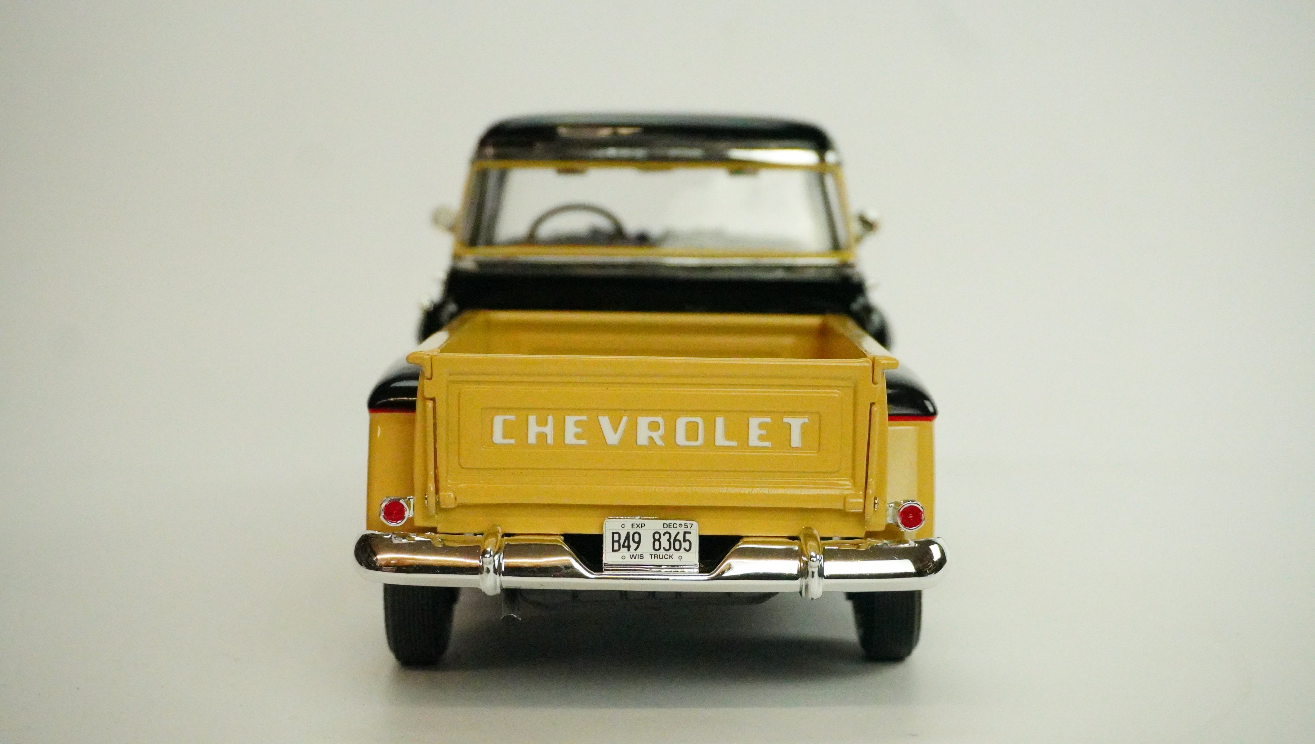 Chevrolet 3100 Stepside Pickup 1:18