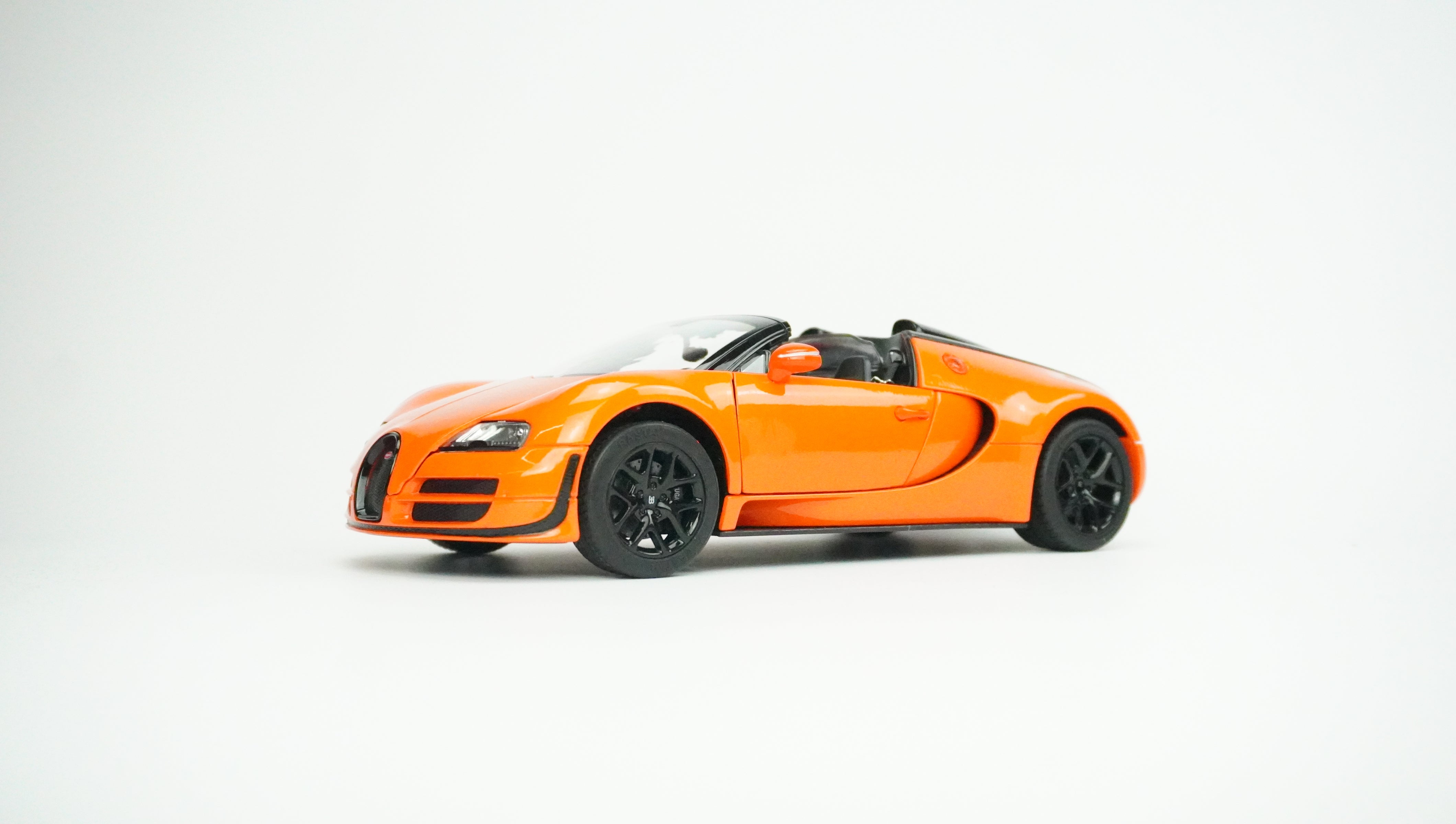 Bugatti Veyron 16.4 Grand Sport 1:18