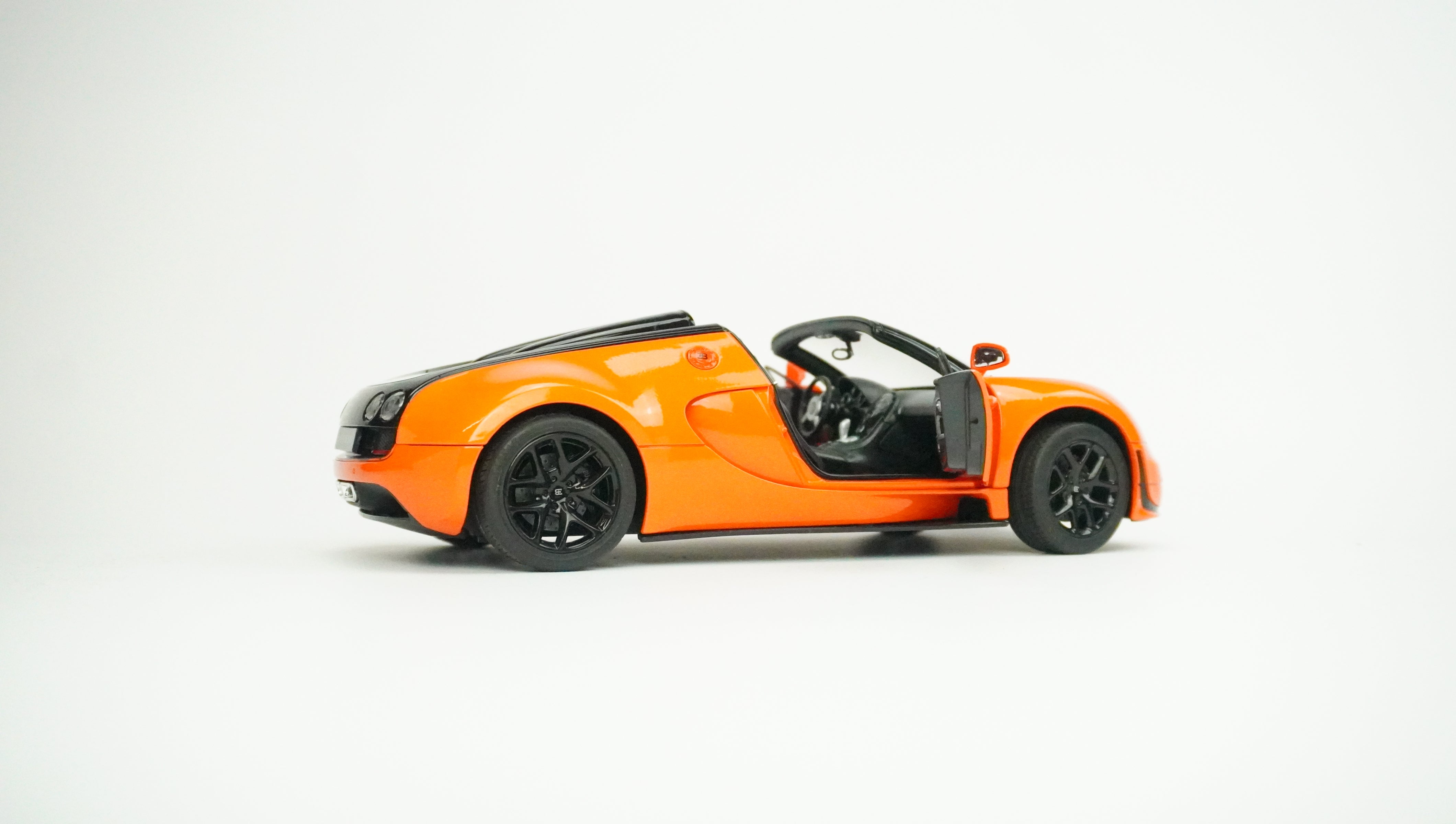 Bugatti Veyron 16.4 Grand Sport 1:18