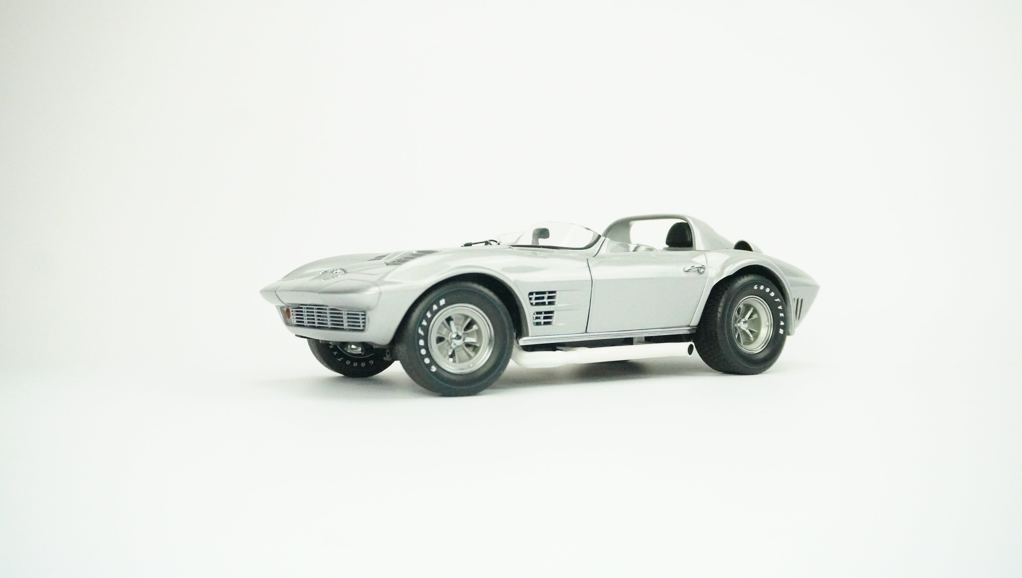Chevrolet Corvette Grand Sport 1:18