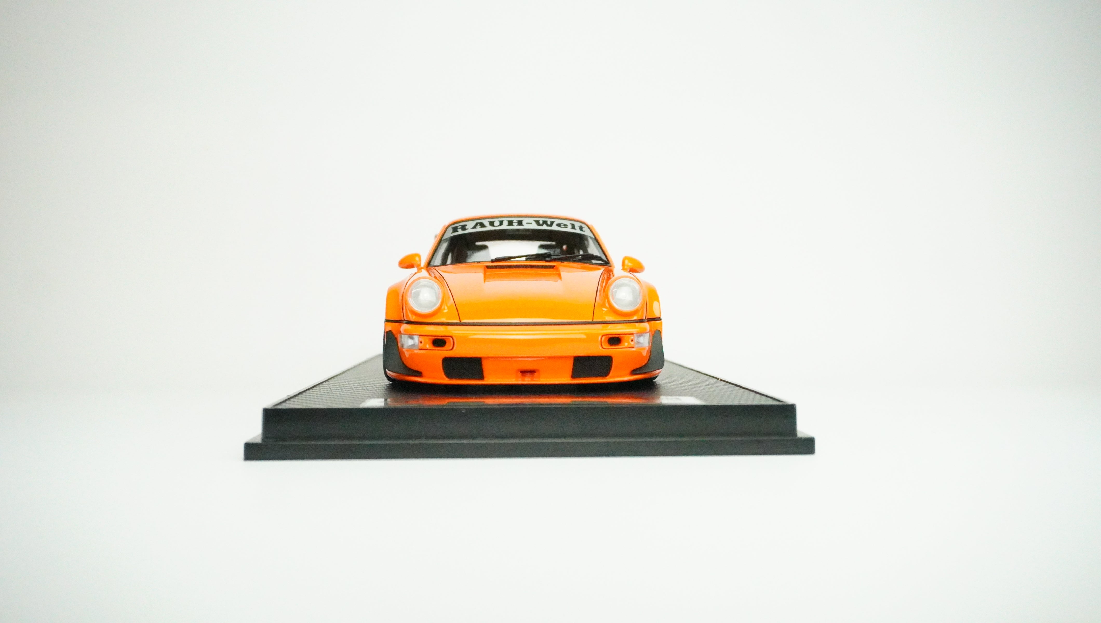 Porsche 964 RWB Limited (incl. Showcase) 1:18