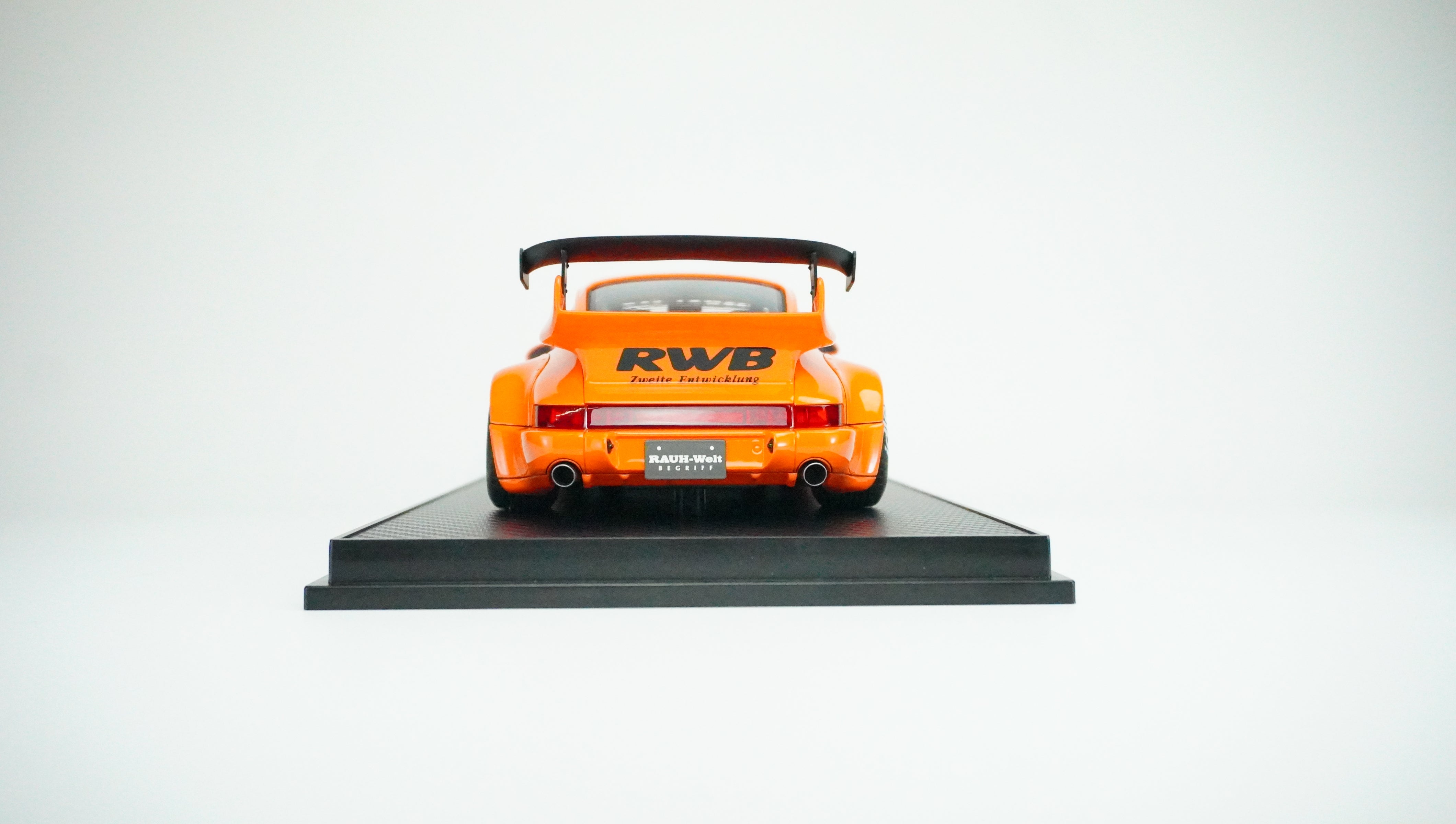 Porsche 964 RWB Limited (incl. Showcase) 1:18