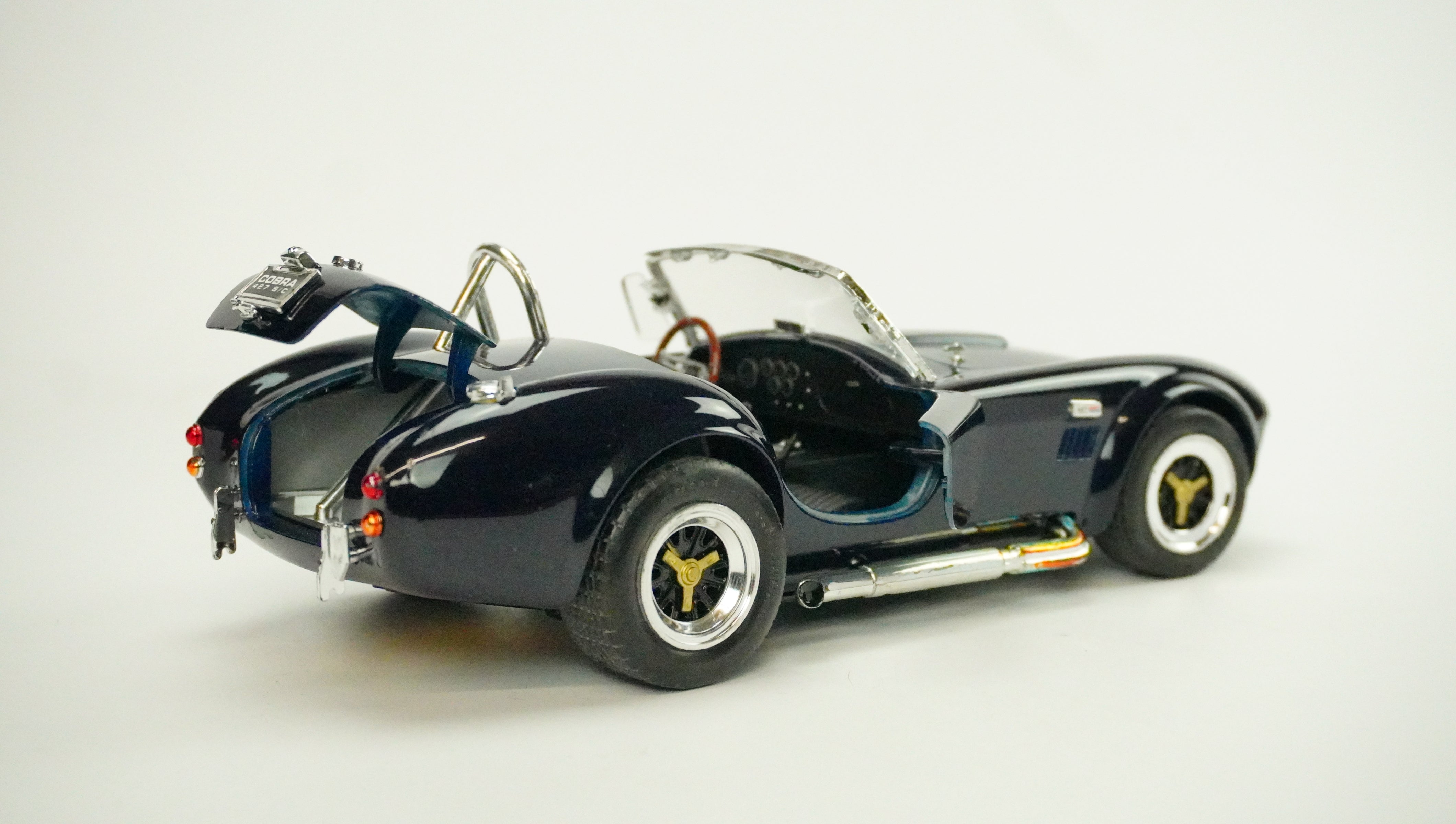 Shelby Cobra 427 S/C 1964 1:18