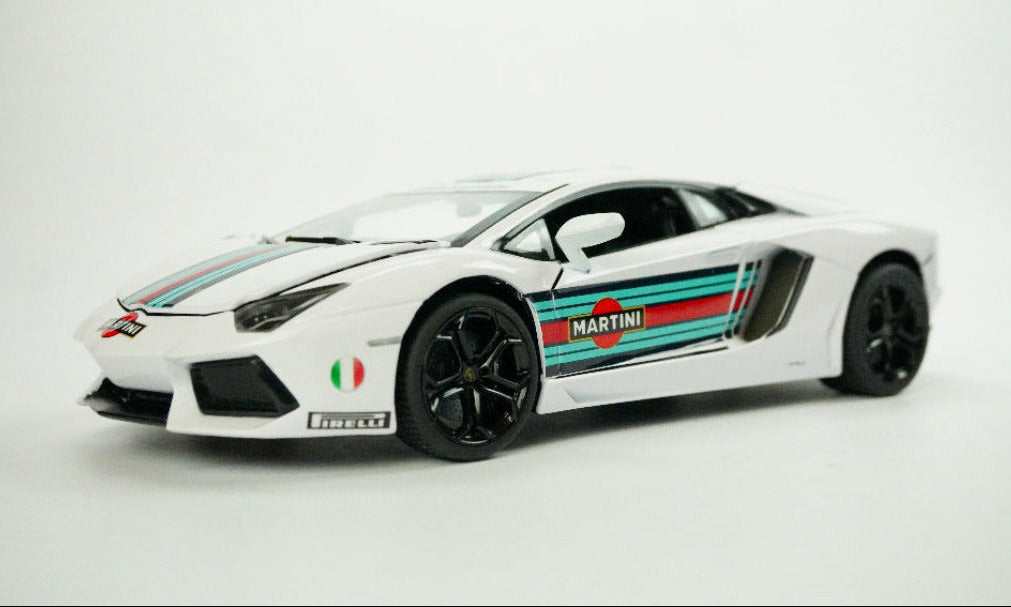 Lamborghini Aventador Martini Racing  1:18