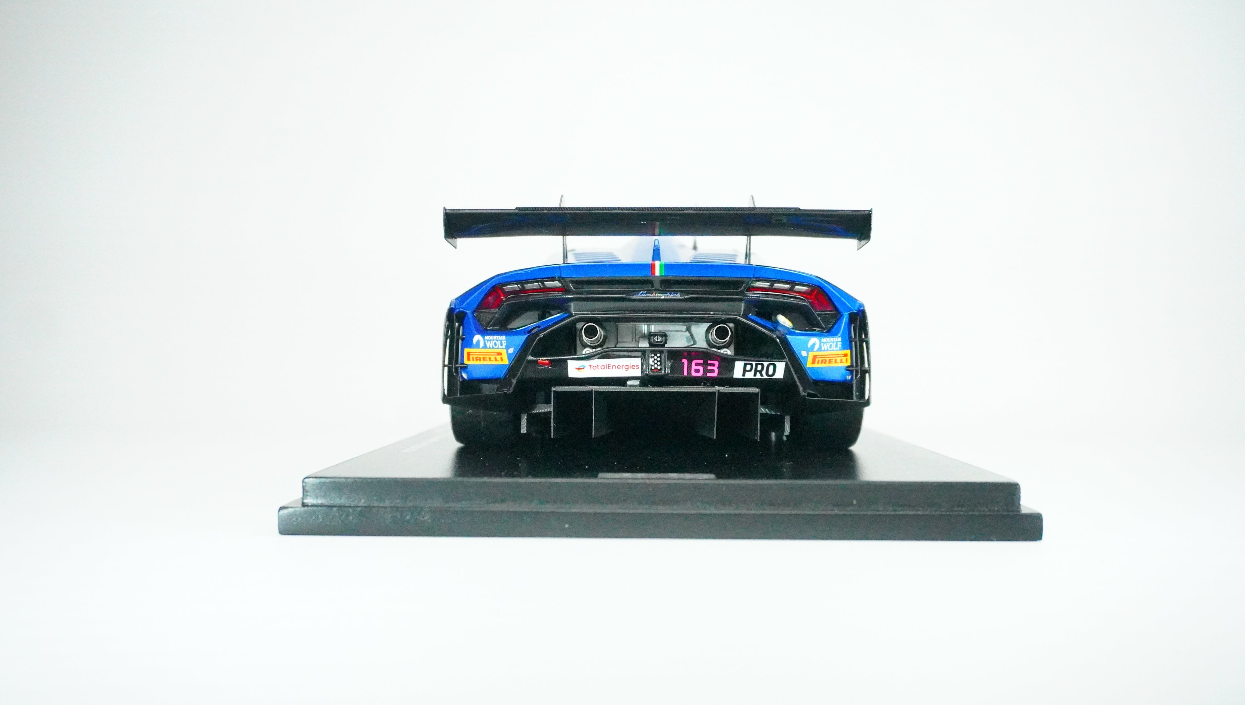 Lamborghini Huracán GT3 Evo2 GRT No. 163 Limited (incl. Showcase) 1:18
