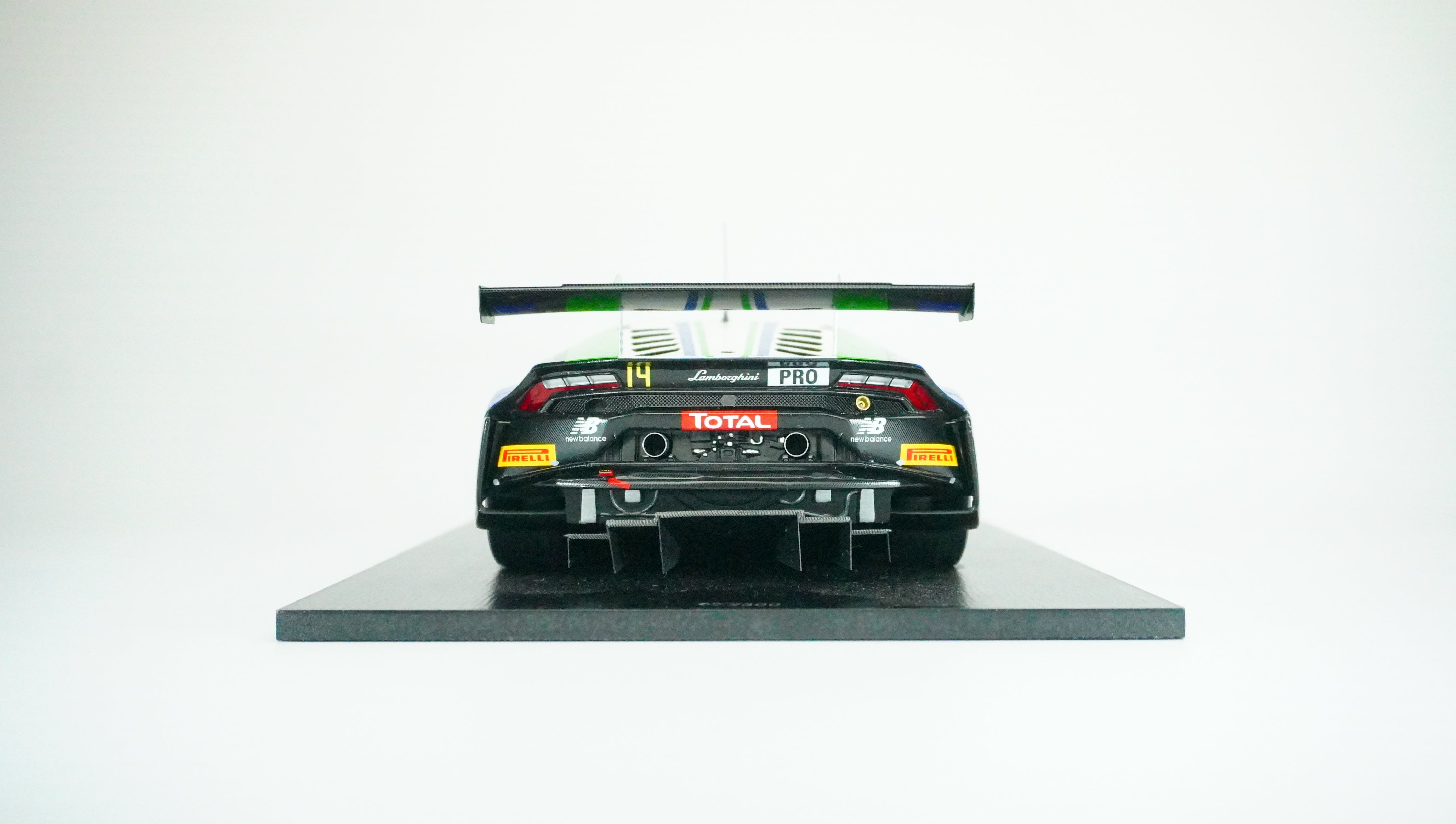 Lamborghini Huracán Evo GT3 Racing No. 14 Limited 1:18