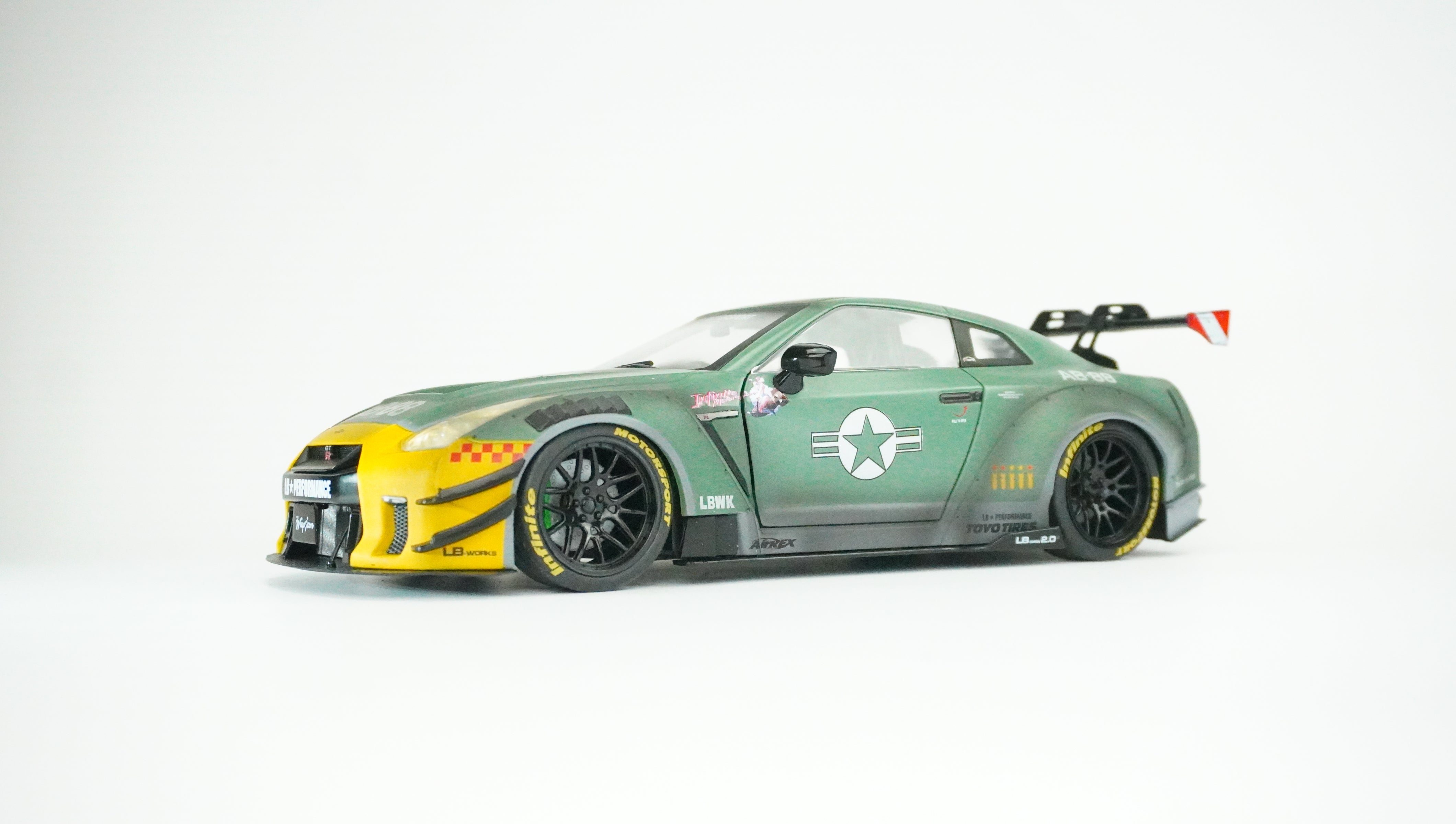 Nissan GTR (R35) LB-Work 1:18