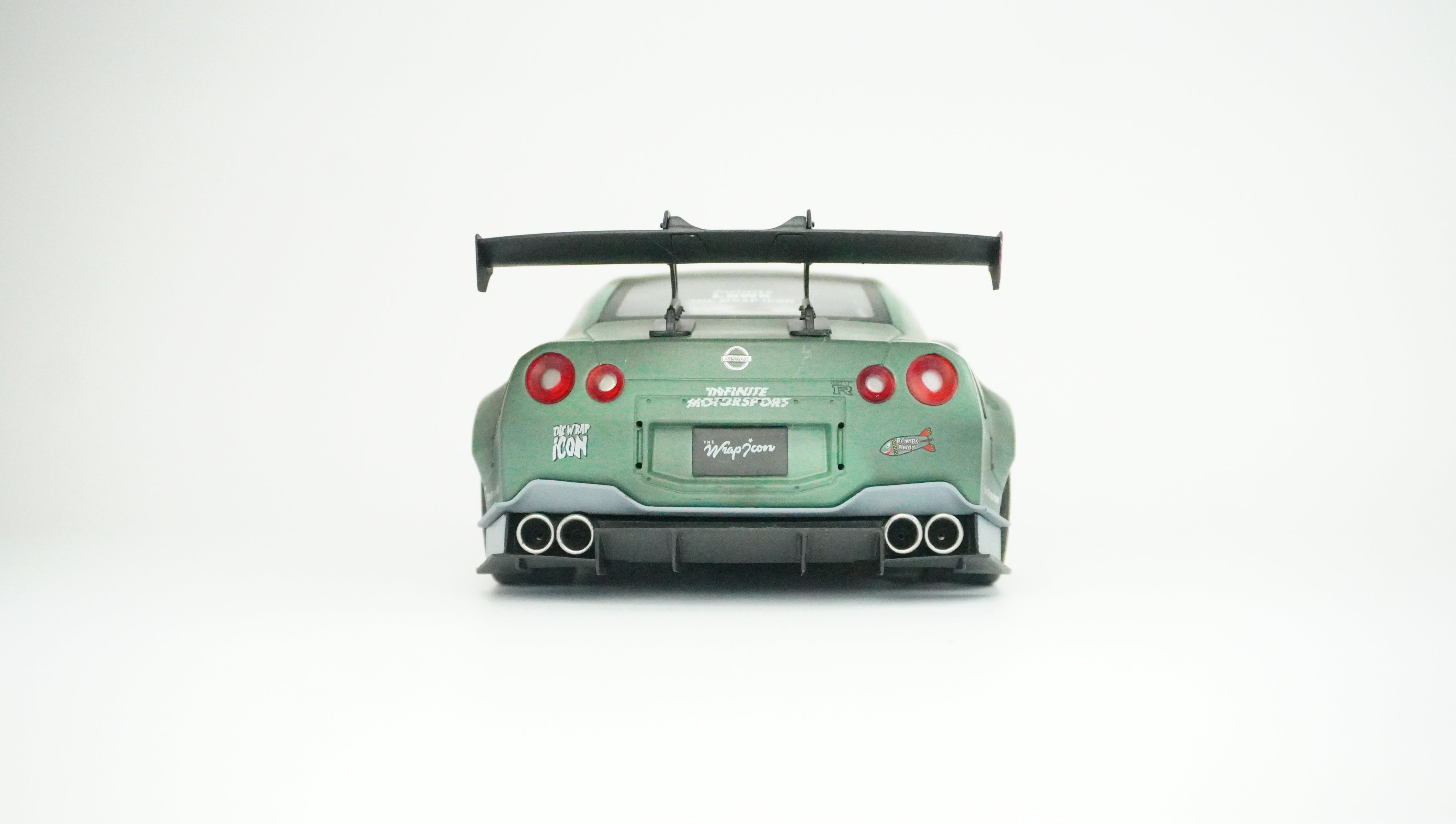 Nissan GTR (R35) LB-Work 1:18