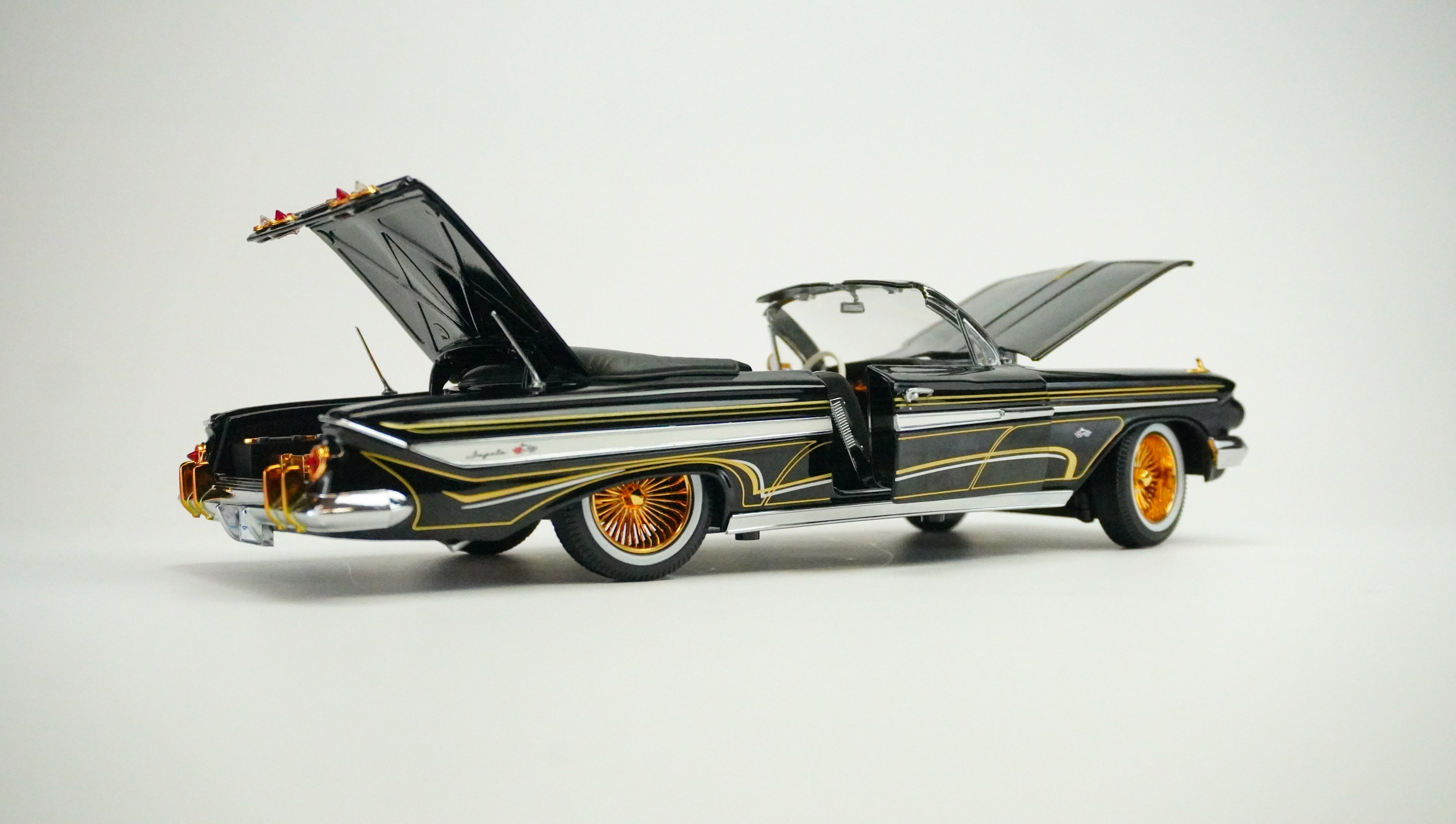 Chevrolet Impala Cabrio 1961 1:18