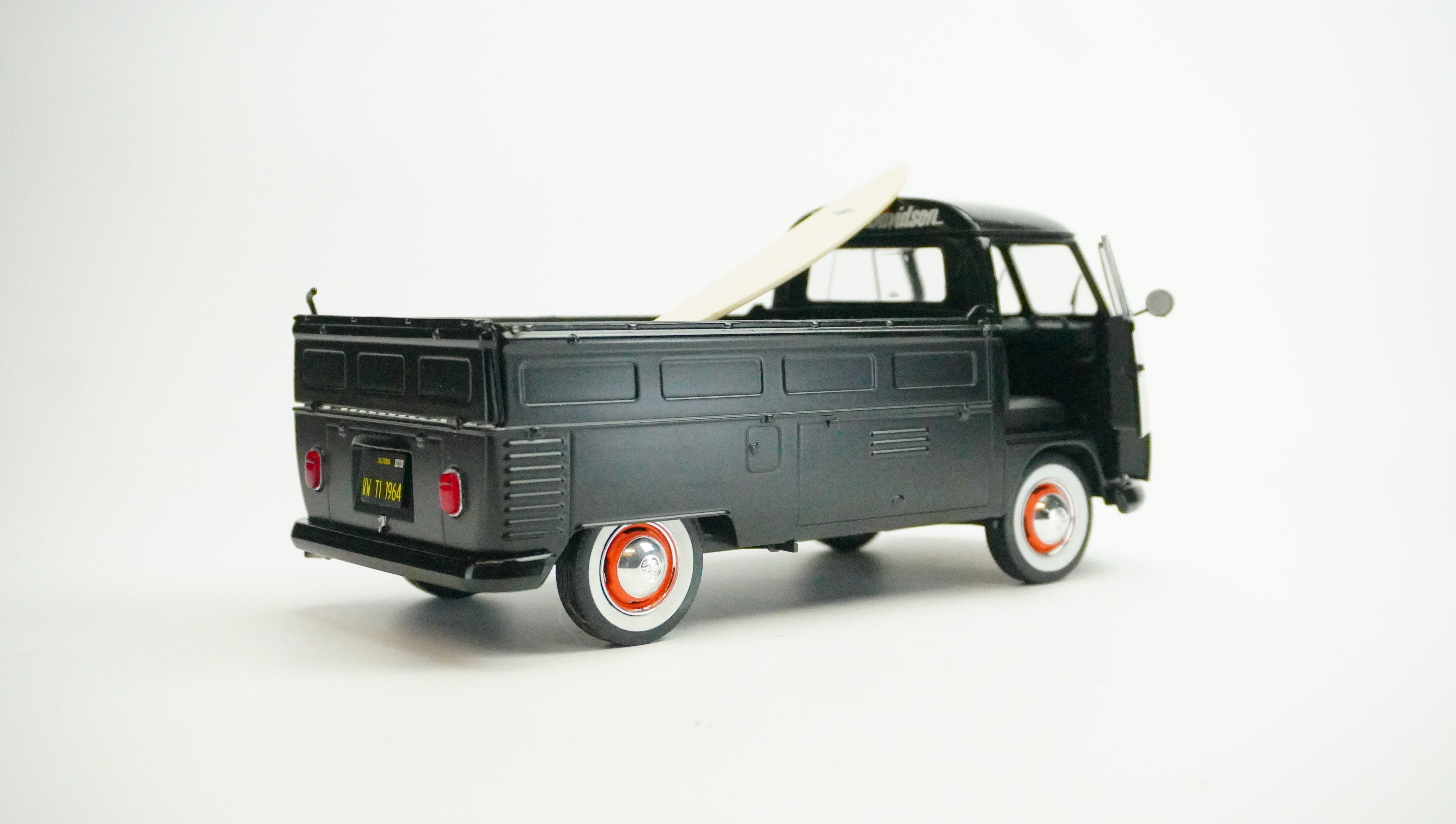 VW Pickup T1 Harley (with surfboard) 1960 1:18